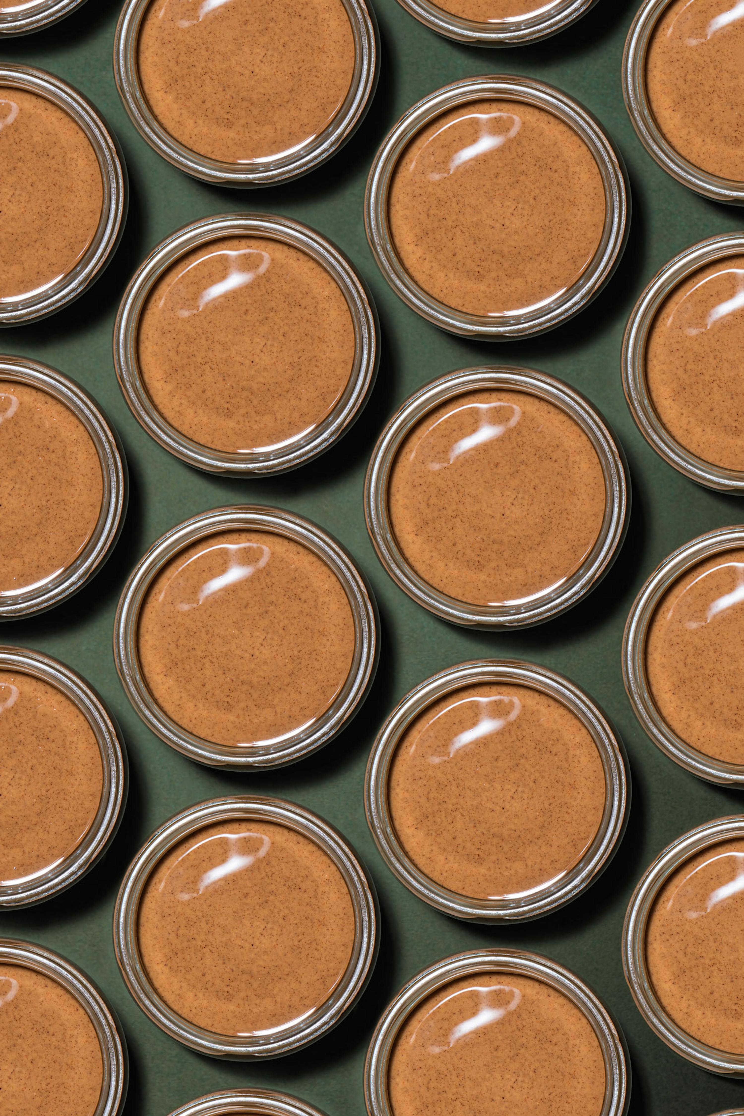 i piatti sono disposti in un modello a cerchi concentrici