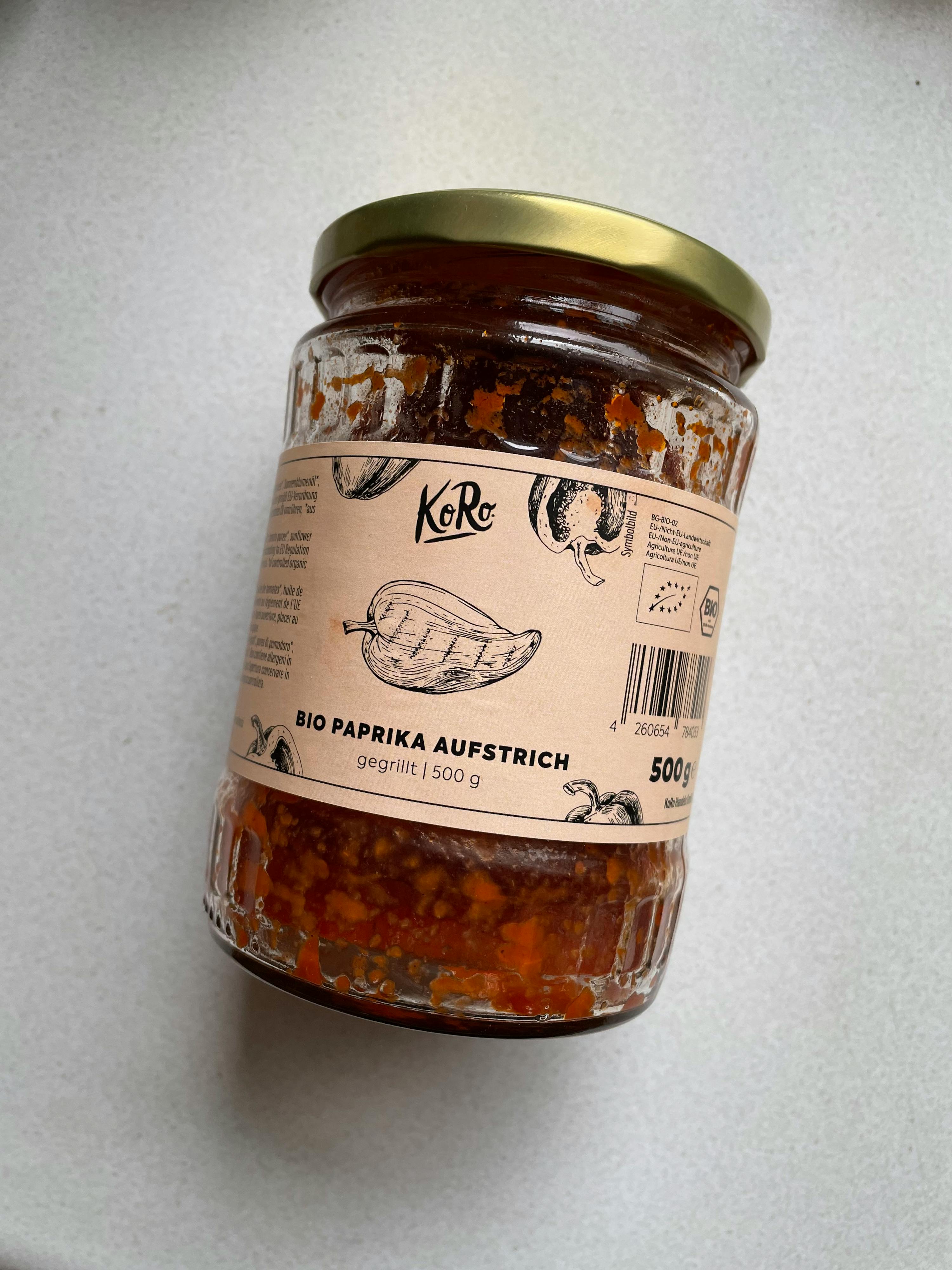 ein Glas mit der Aufschrift bio paprika ausstrich