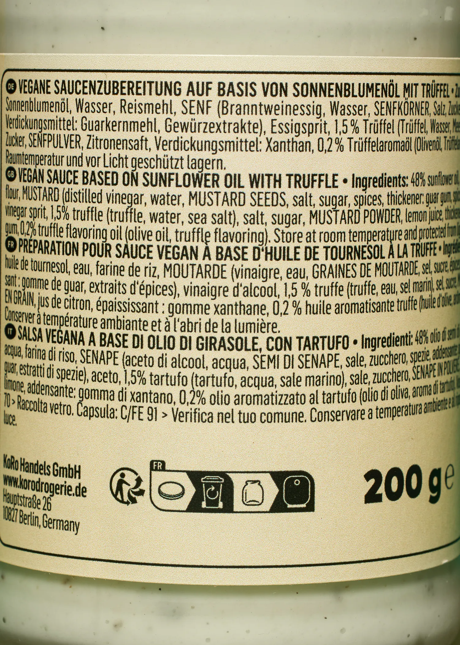 l' arrière d' une bouteille de sauce végétalienne à base d' huile de tournesol à la truffe