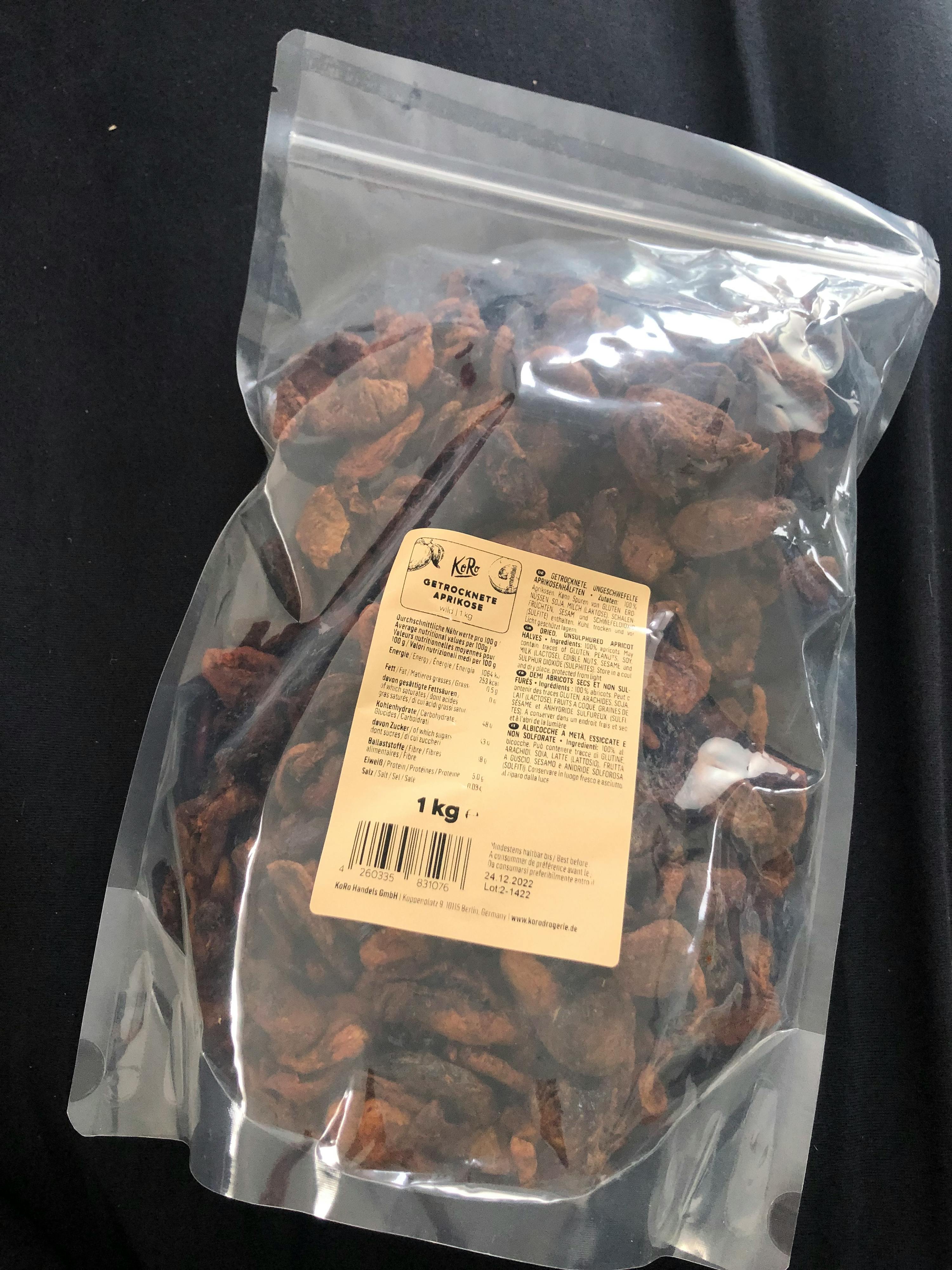 un sac en plastique avec une étiquette de 1 kg de nourriture