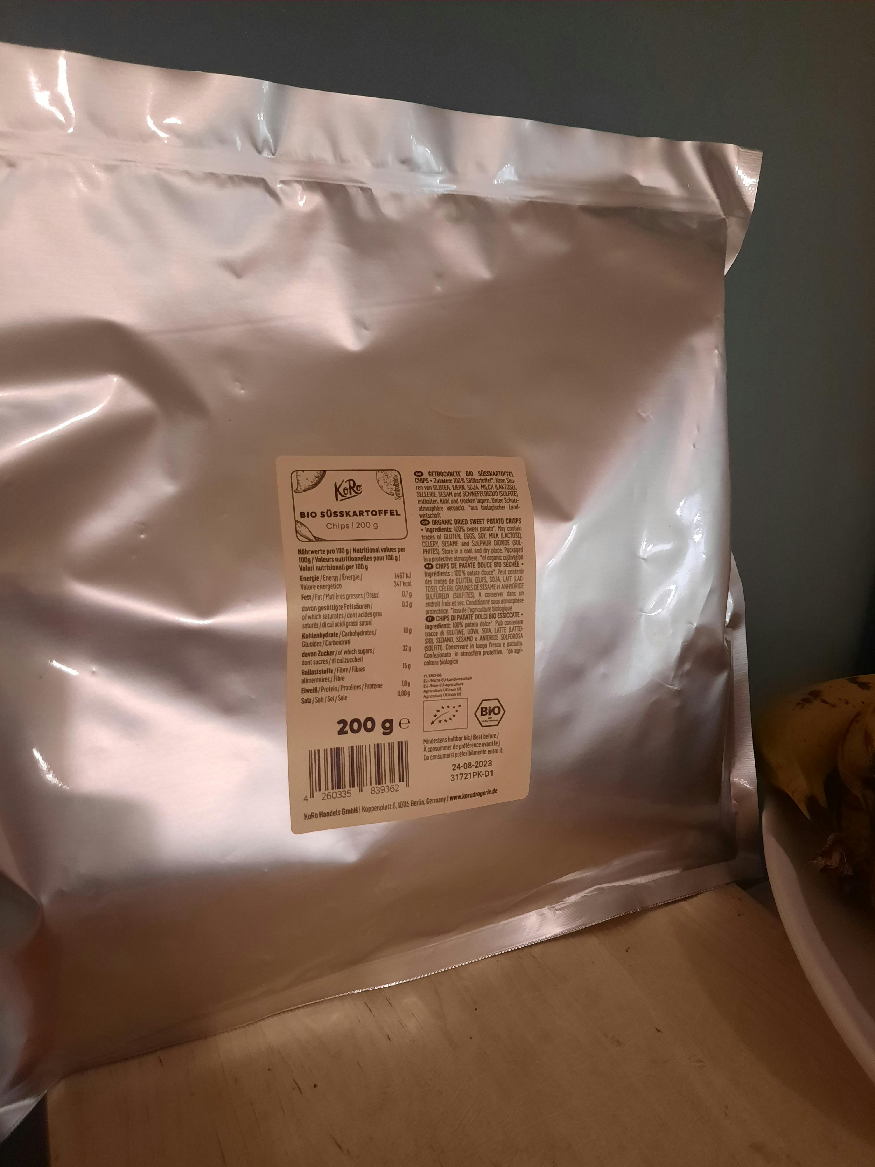 a bag with a label that says 200 g on it