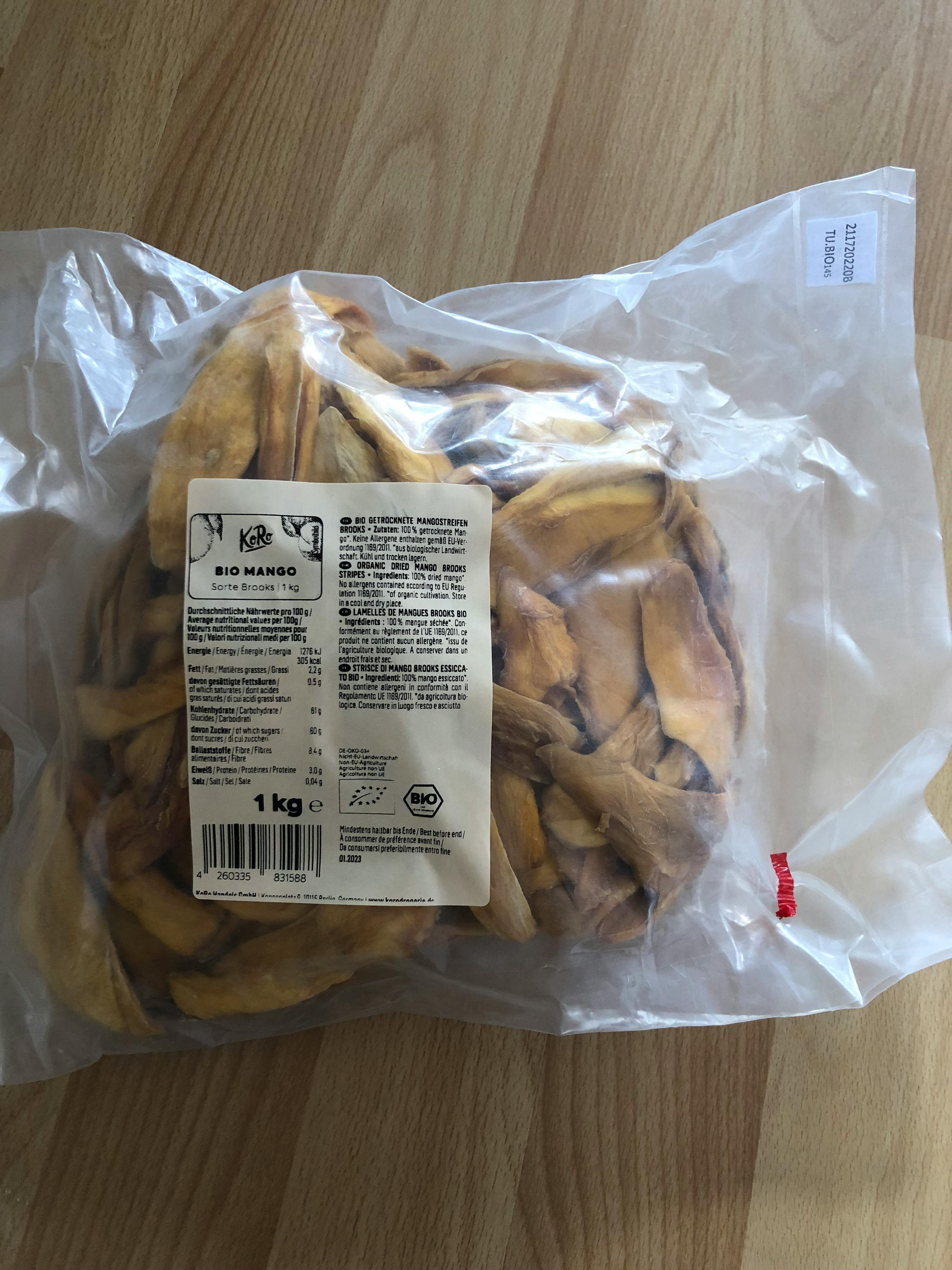 eine Plastiktüte mit einem Etikett auf der Rückseite und der Aufschrift bio mango