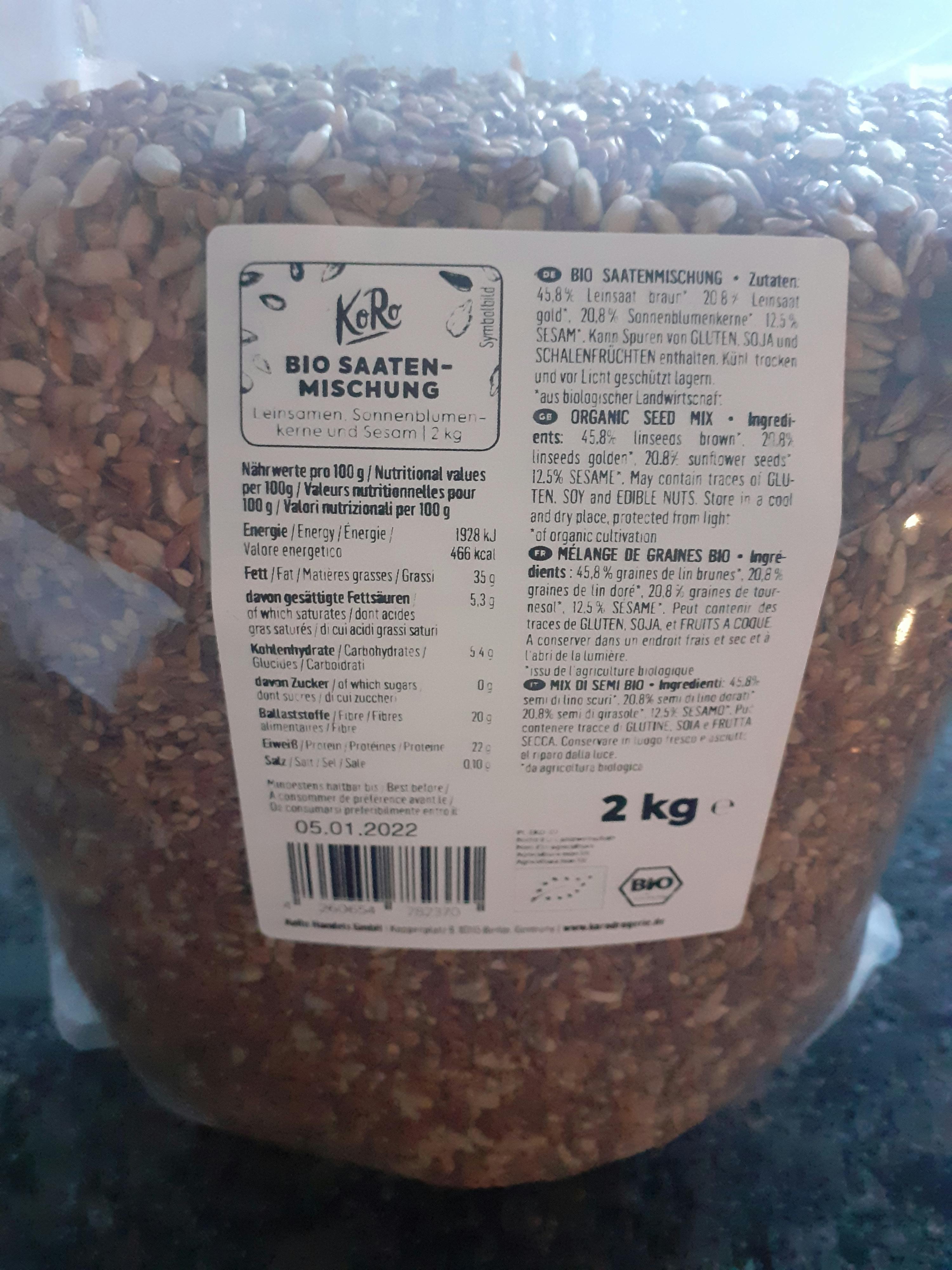 die Rückseite eines Plastikbehälters mit einem Gewicht von 2 kilogramm