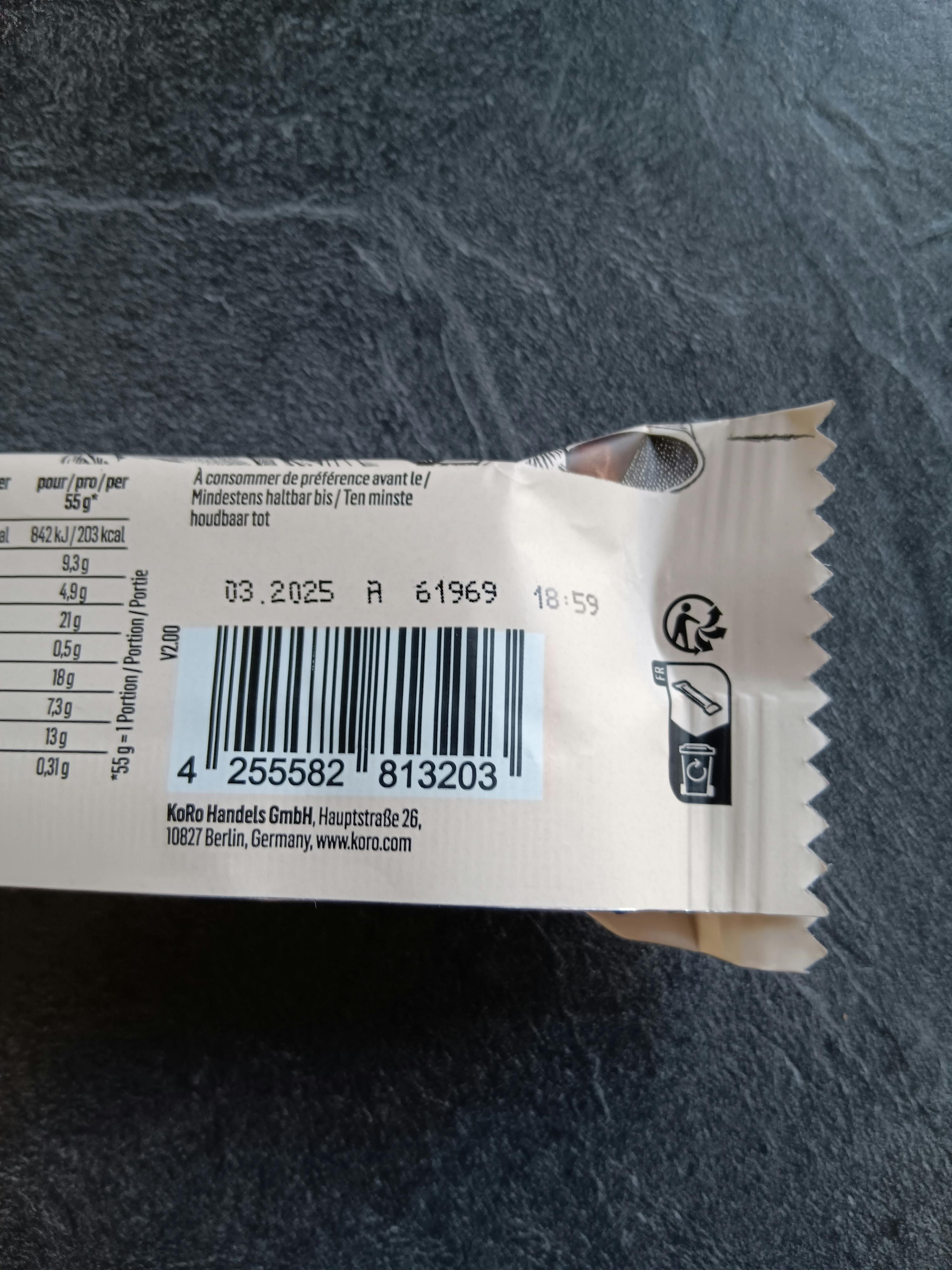 l' arrière d' une barre de chocolat avec un code qr