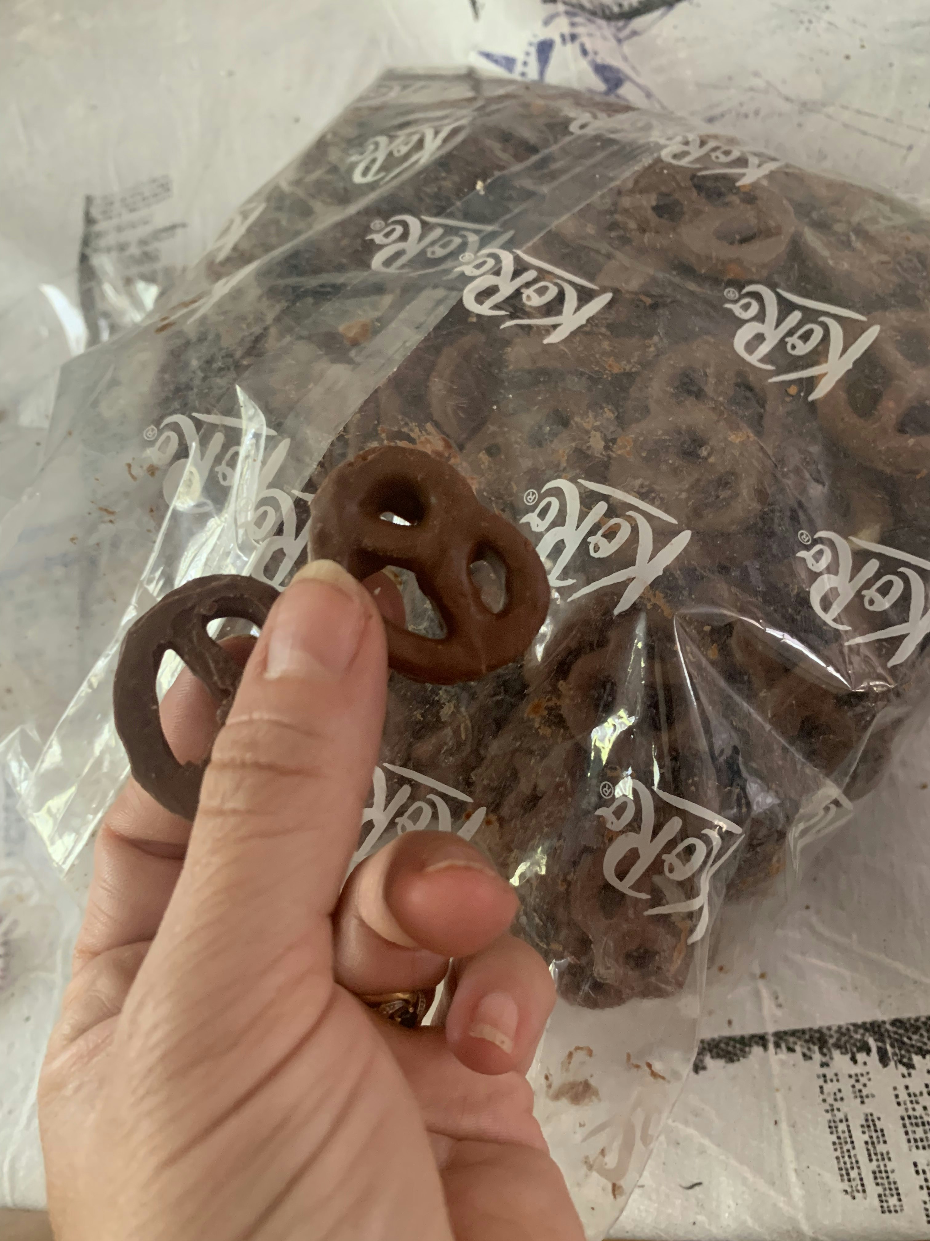 Laugenbrezeln in Vollmilchschokolade kaufen | KoRo