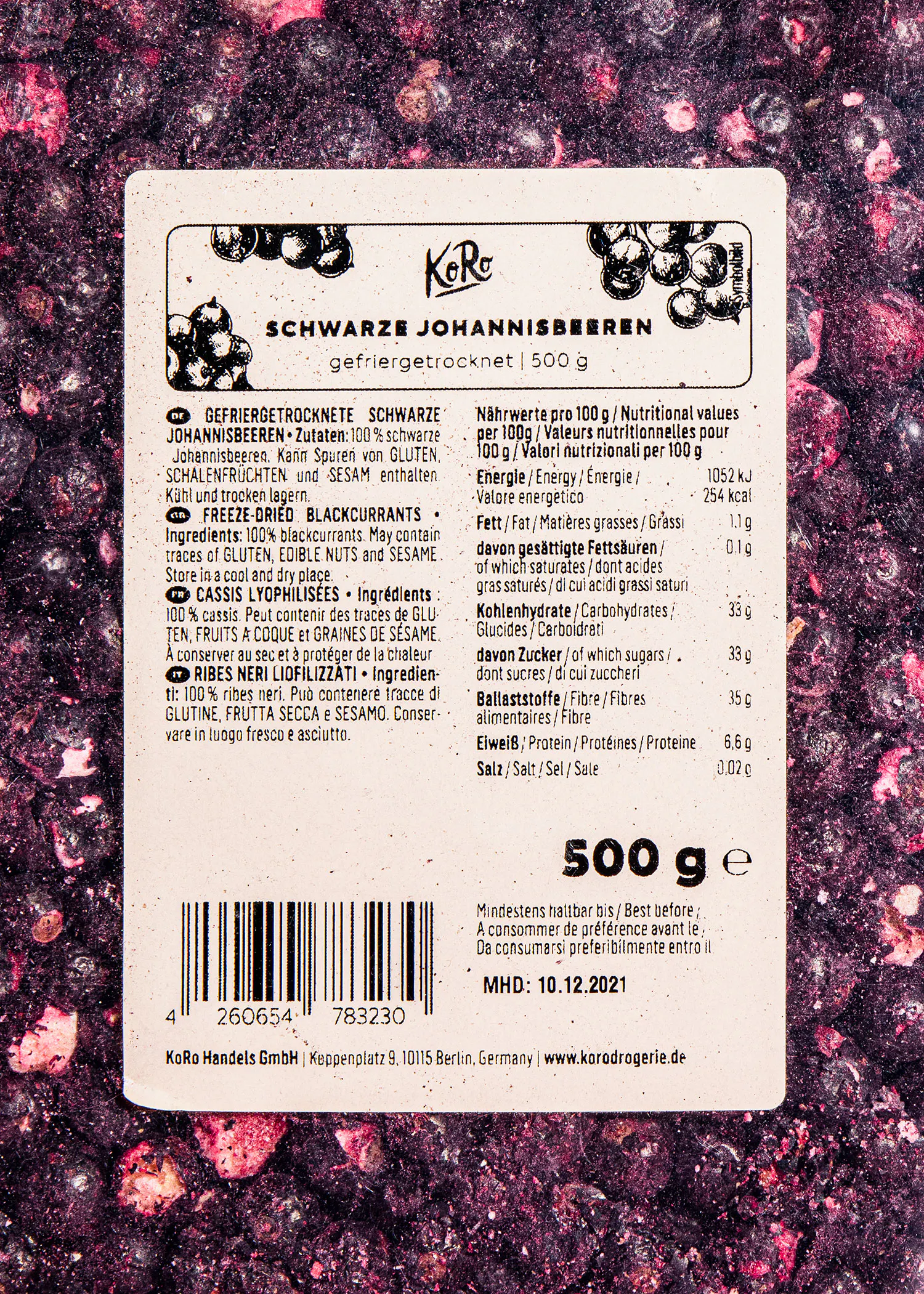 the back of a 500 g container of blackcurrants