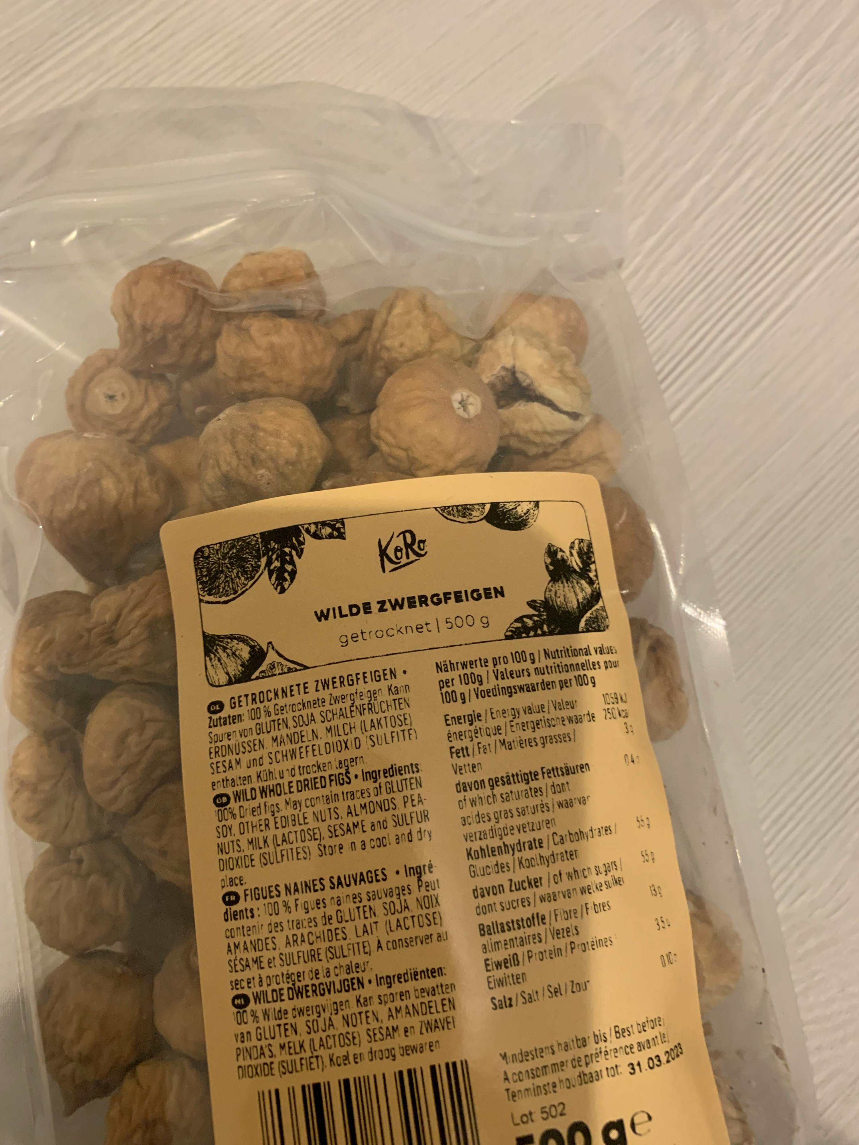 l' arrière d' un sac de noix avec une étiquette qui indique les ingrédients