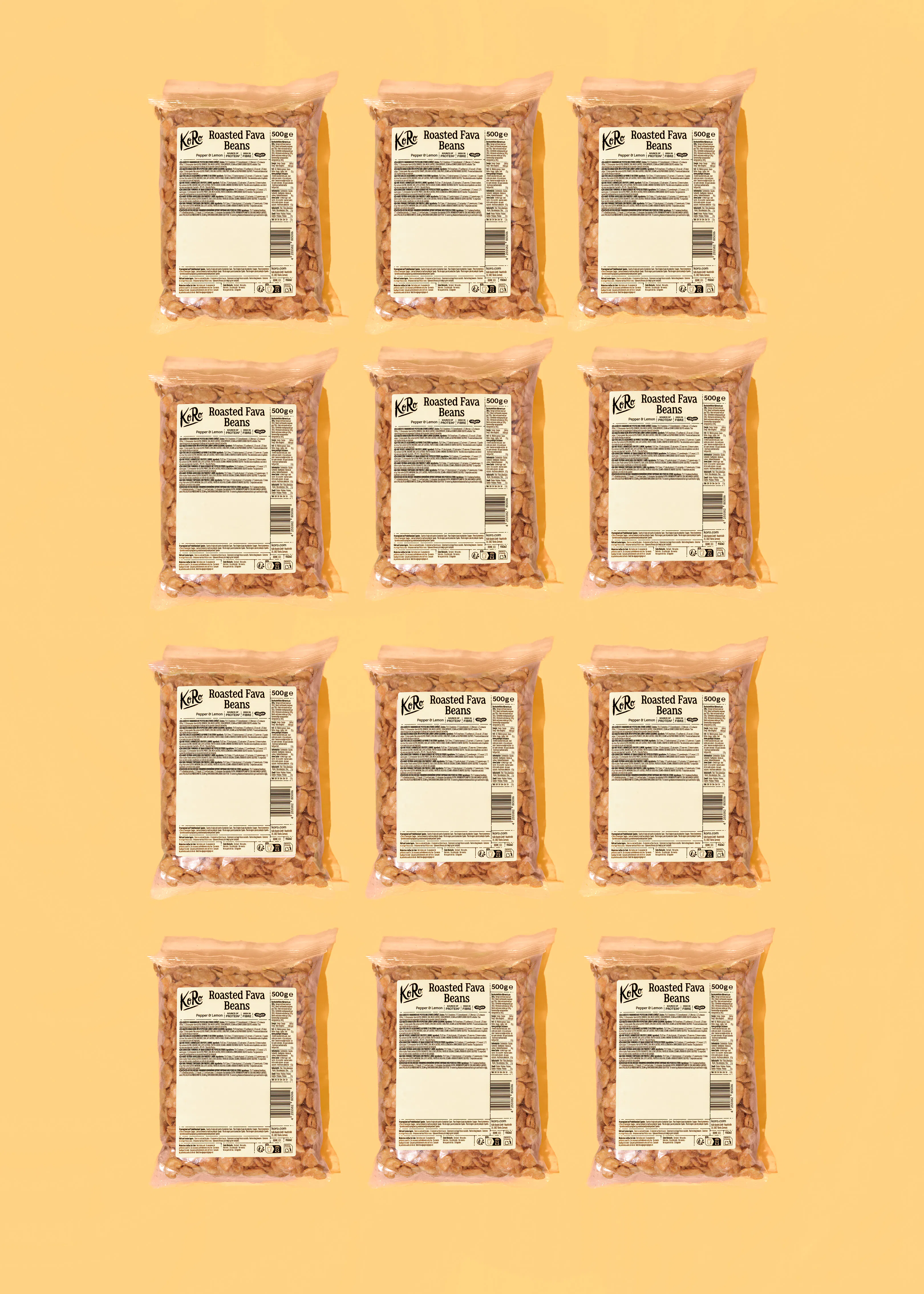 douze sachets de fèves grillées au poivre et citron de la marque koro disposés en grille sur un fond jaune.