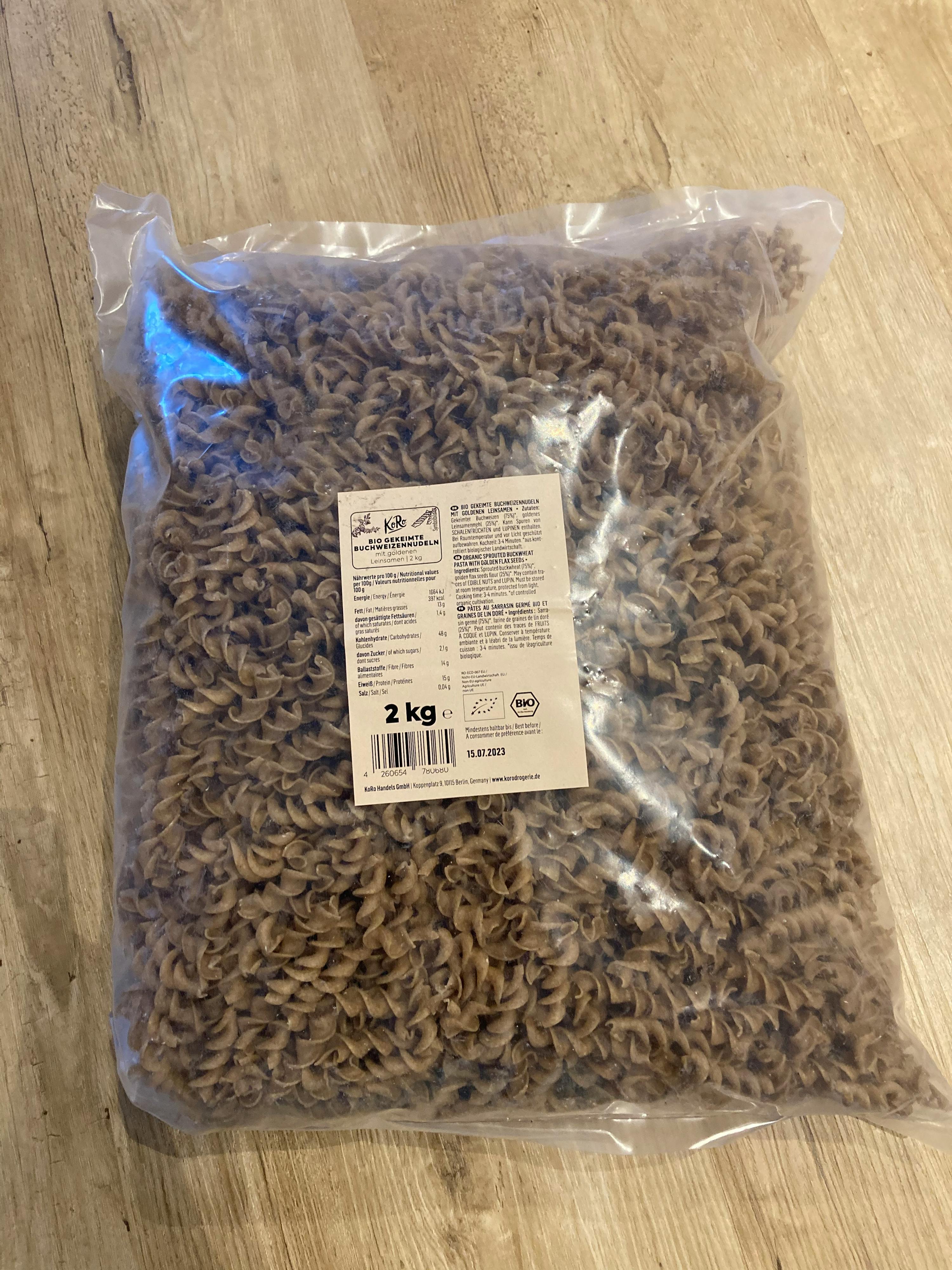 a bag of pasta has a label that says 2 kg