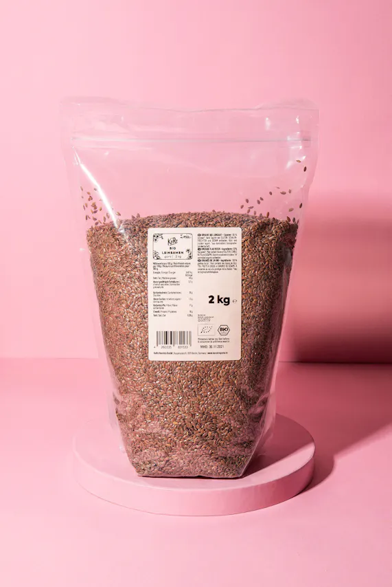 a bag of flax seeds with a label that says 2 kg