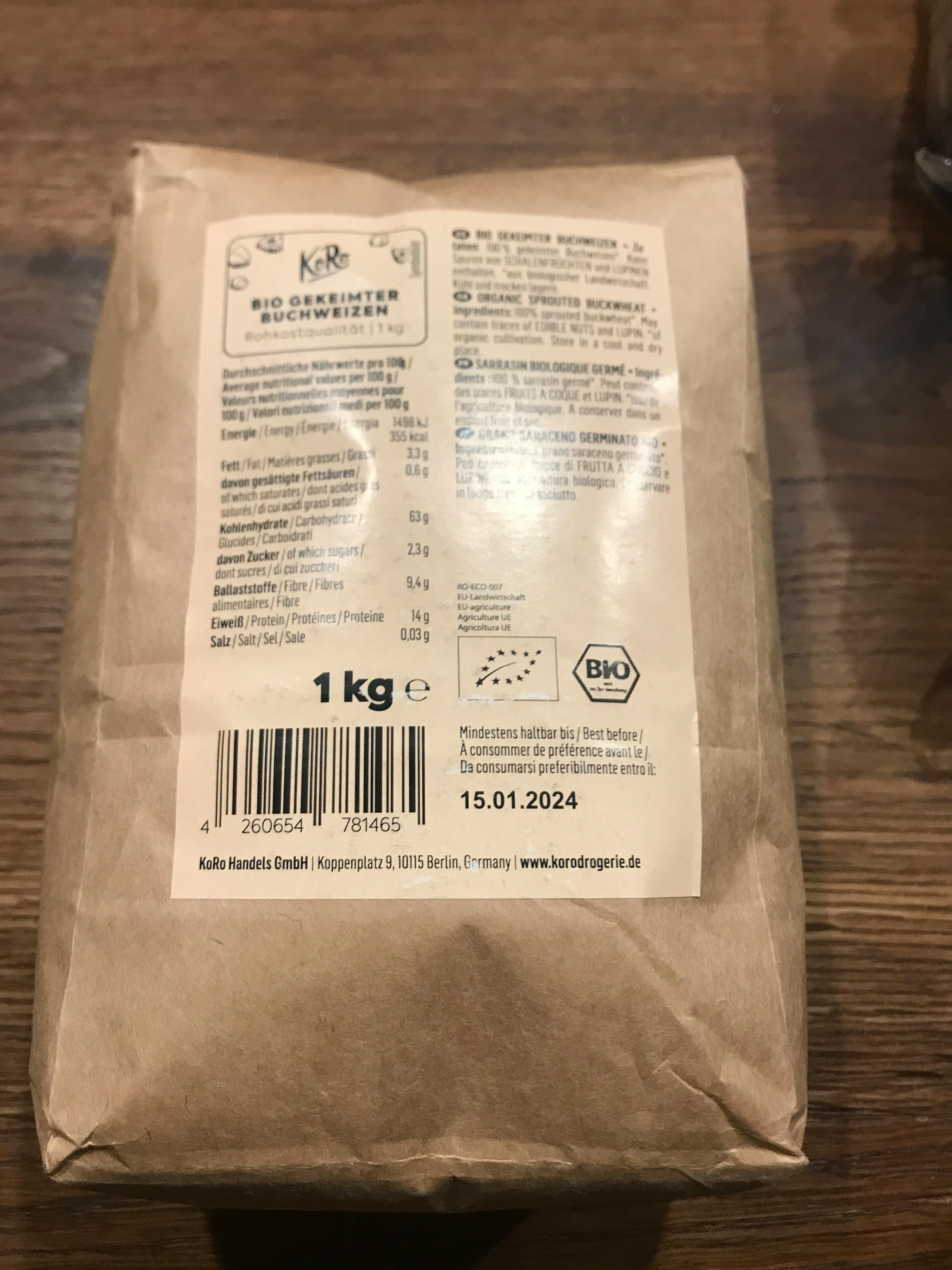 the back of a bag of flour with a label that says 1 kg