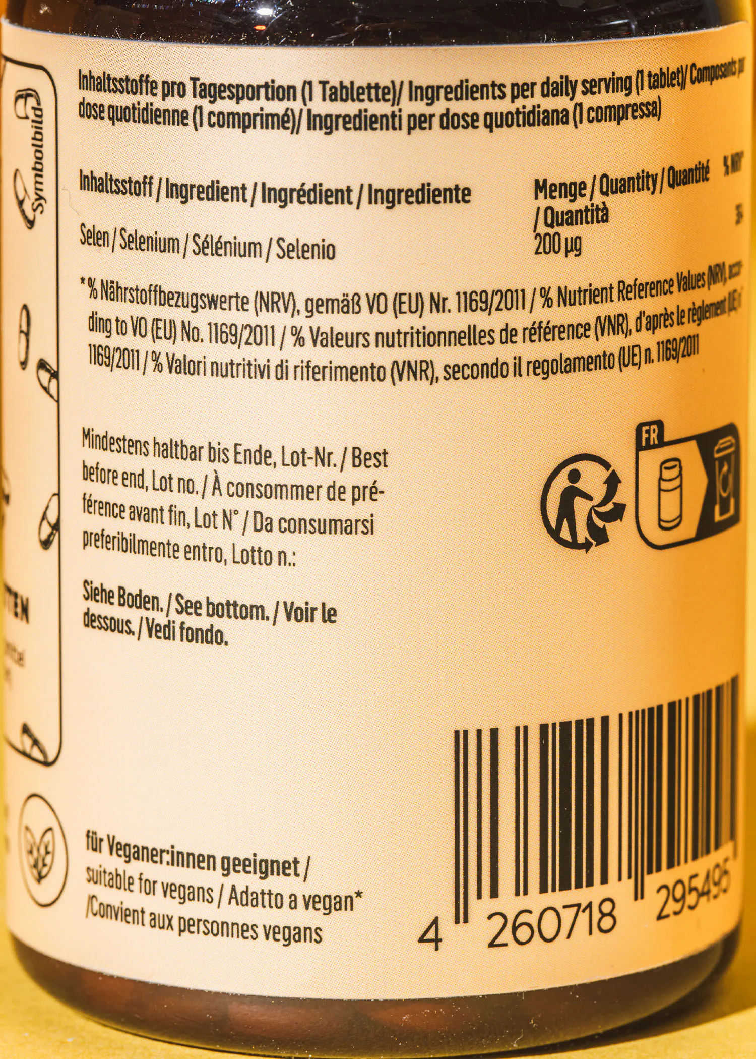 l' arrière d' une bouteille de compléments alimentaires avec un code barre 4 260718