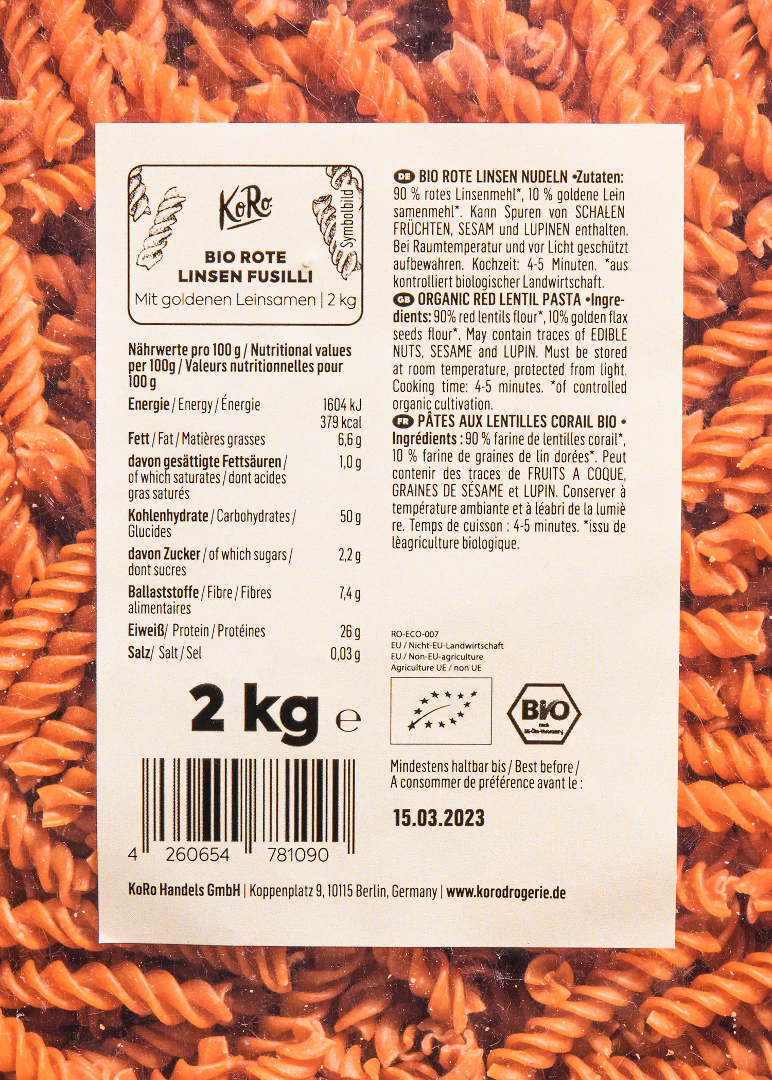 l' arrière d' une boîte de pâtes bio rote linsen fusilli de 2 kg