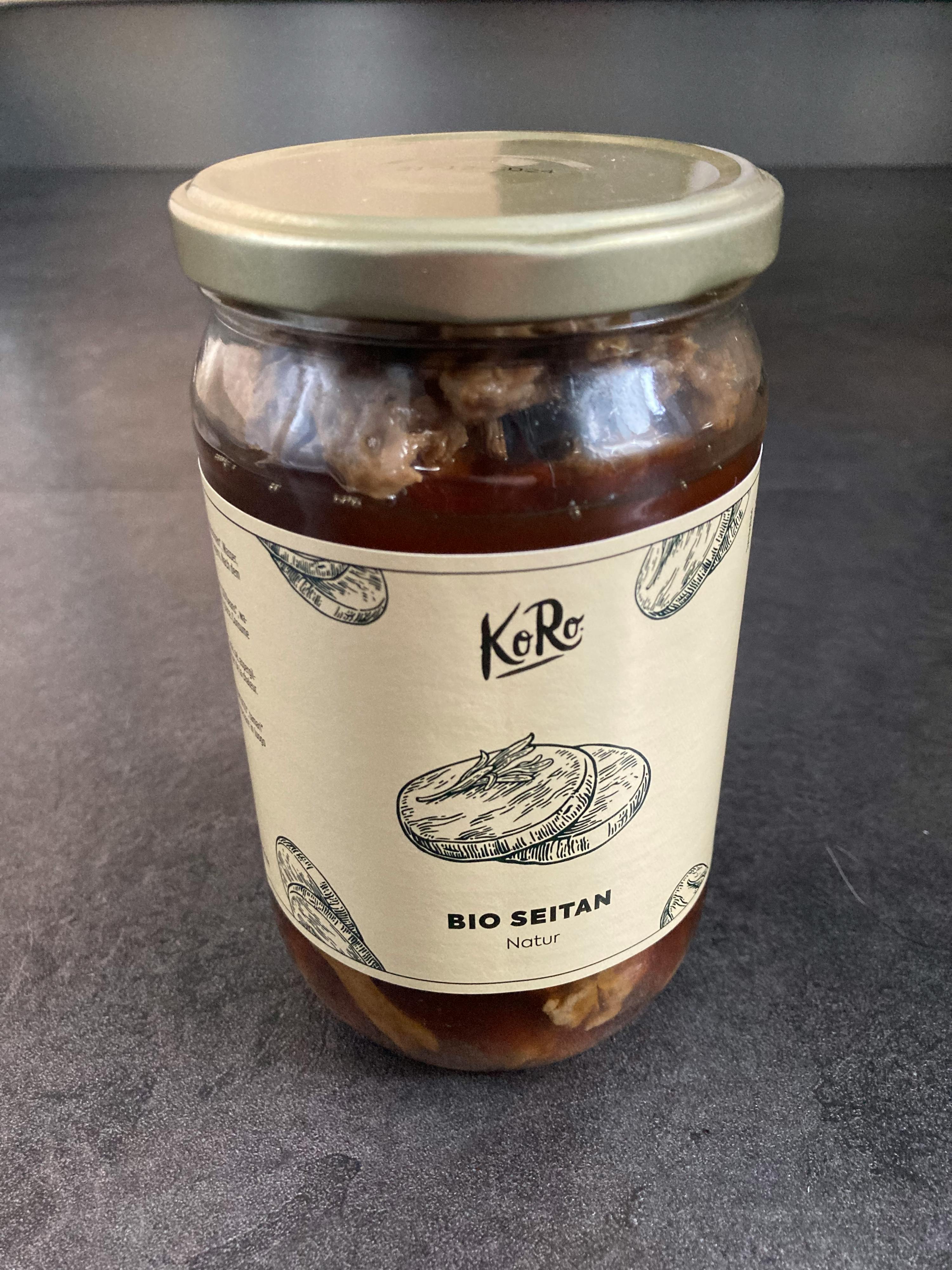 un barattolo di cibo con l' etichetta " bio britan "