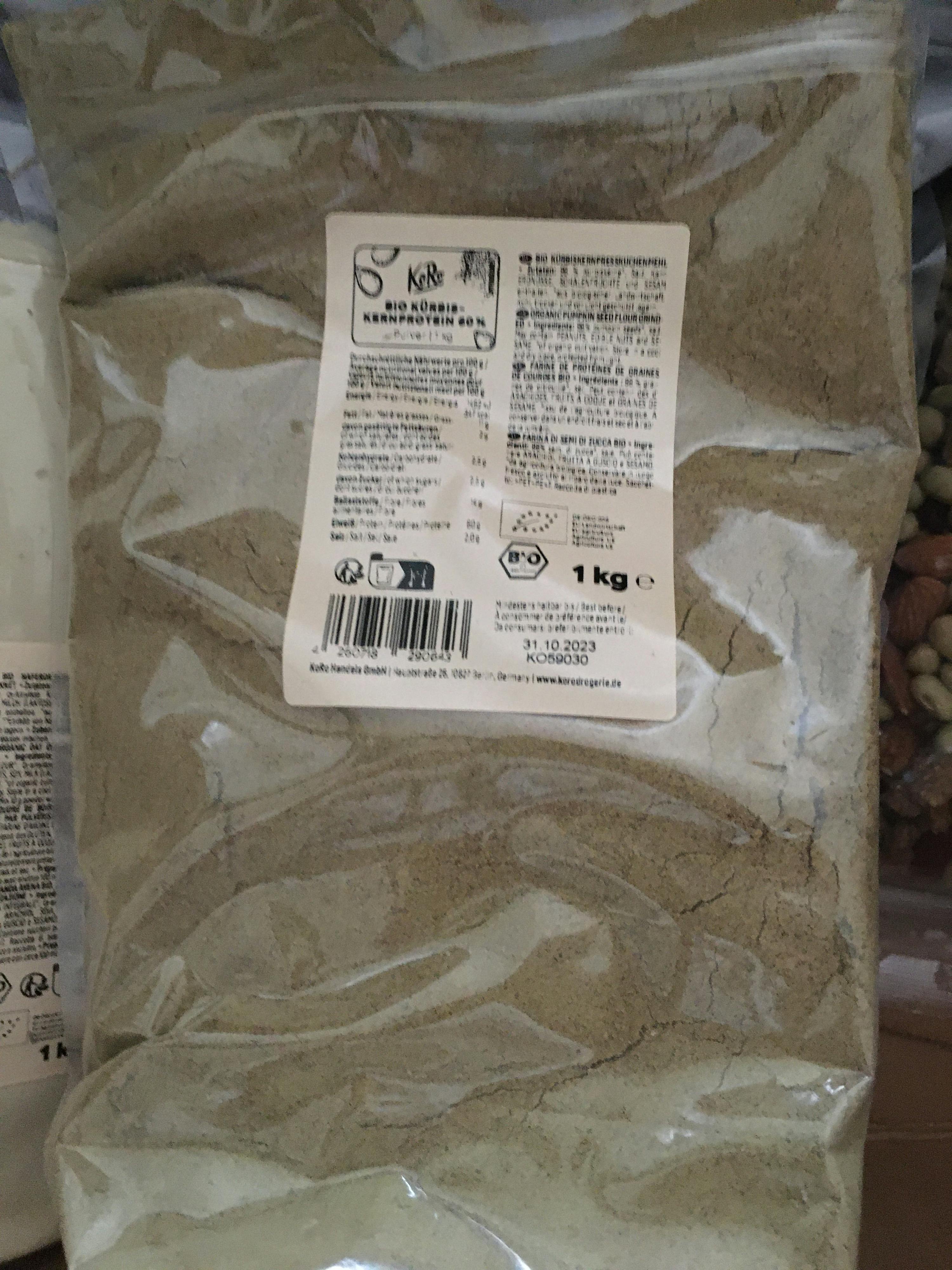 un sac en plastique contient 1 kg de poudre