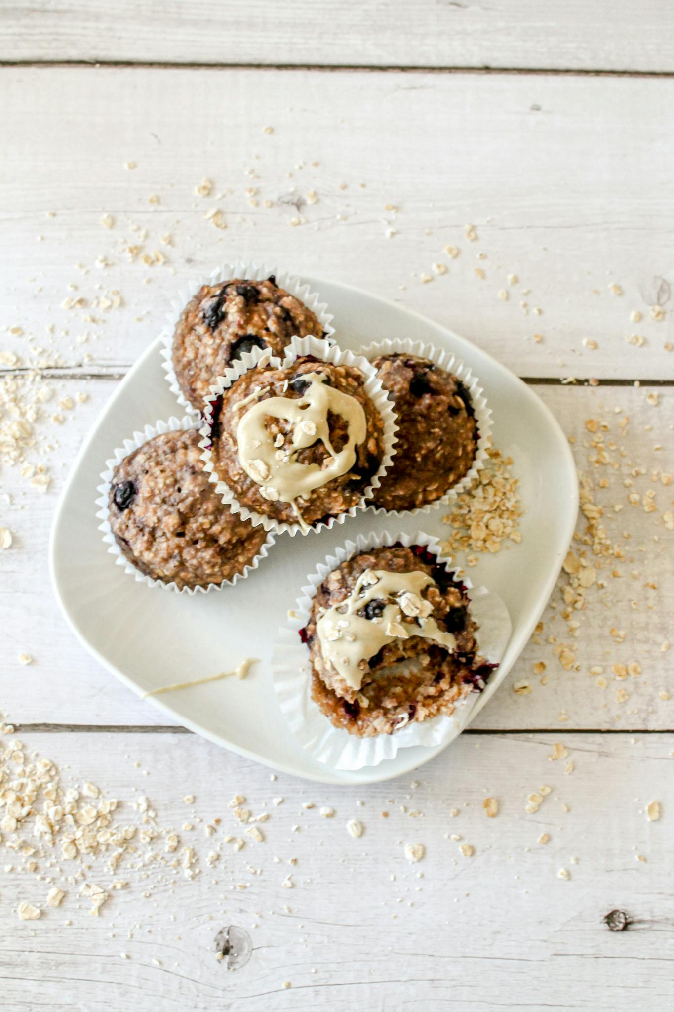 Muffins veganos de avena y arándanos