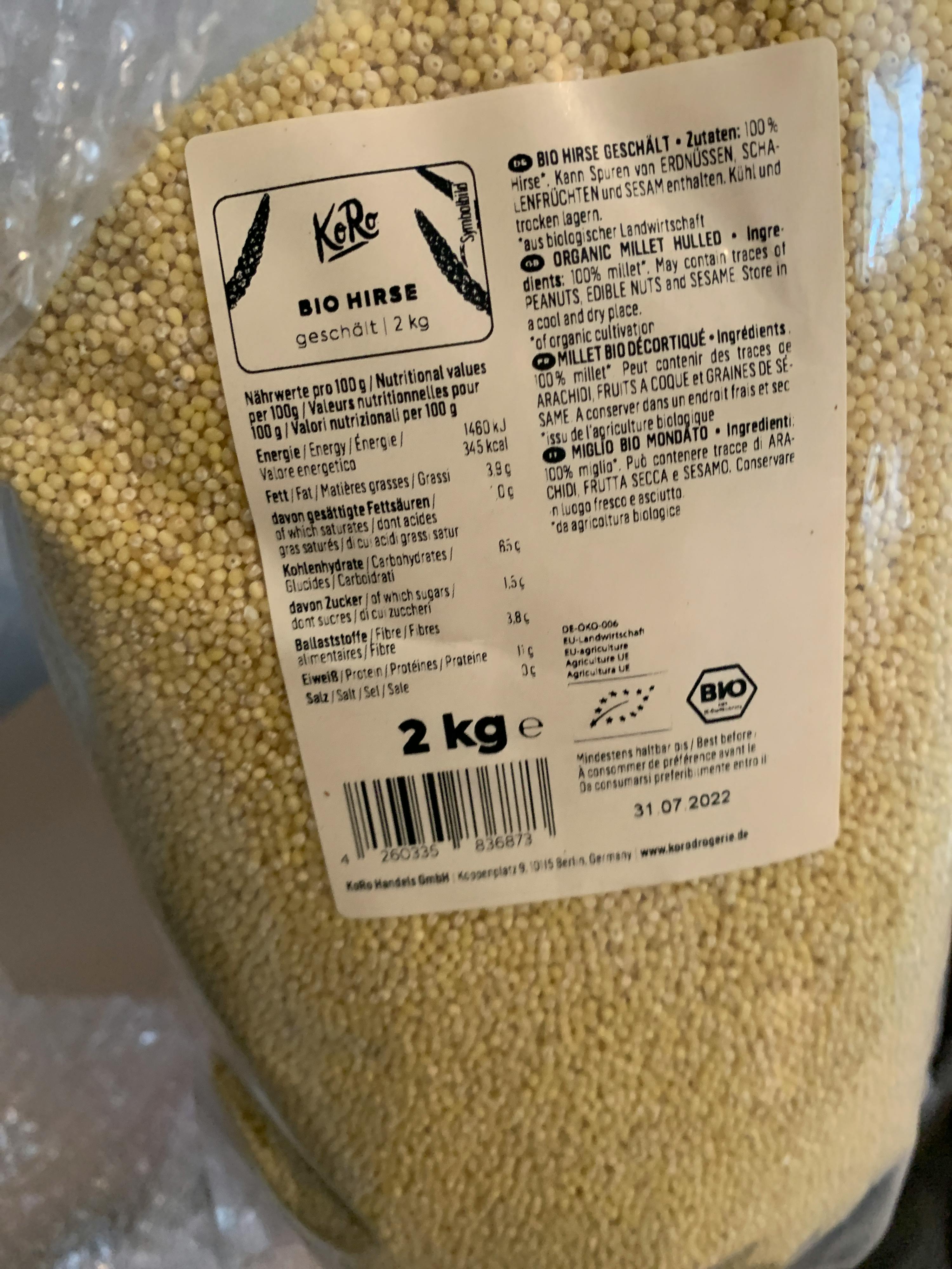 a 2 kg bag of bio hirse sits on a white surface