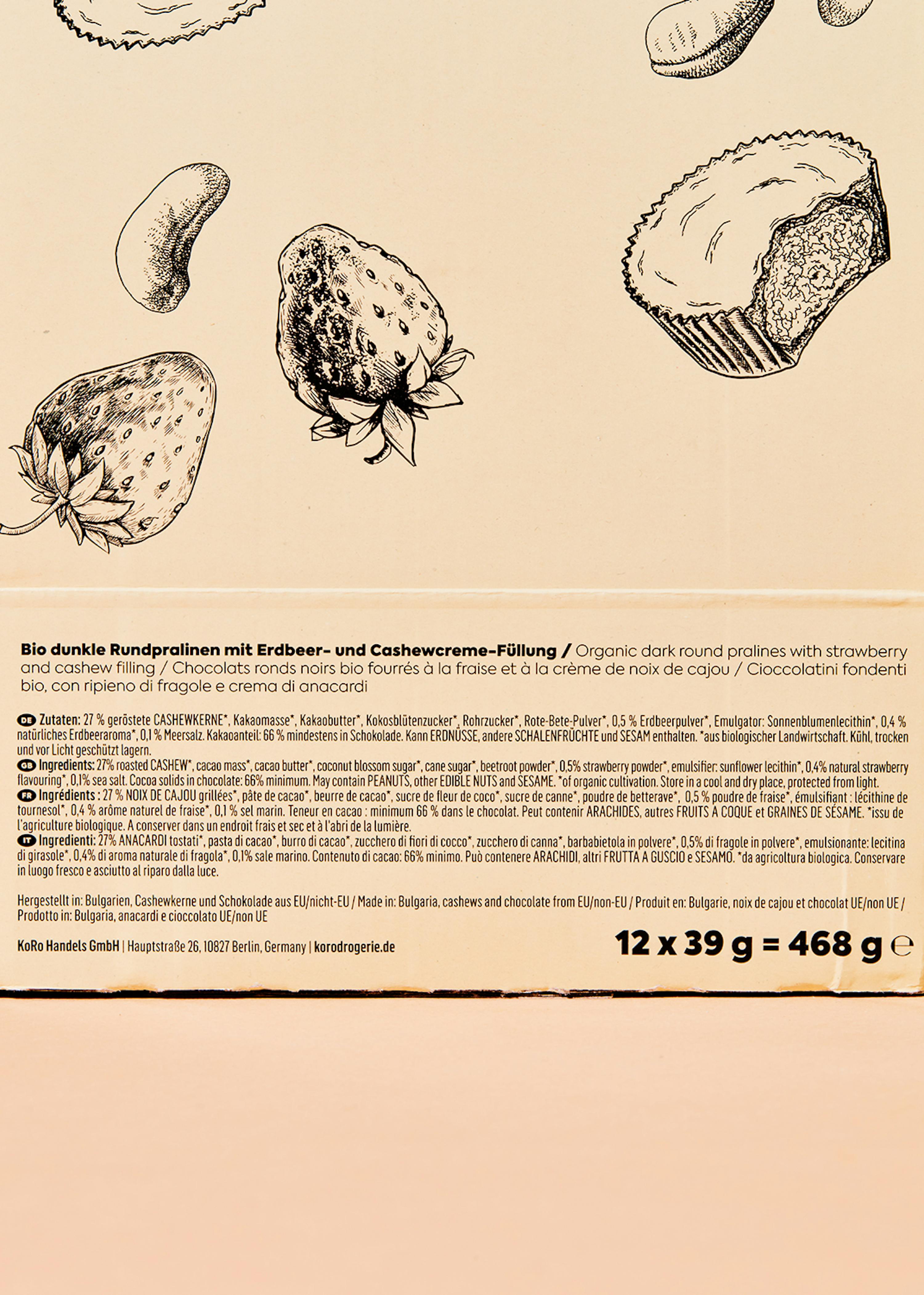 eine Schachtel mit Erdbeeren und Cashewfüllung