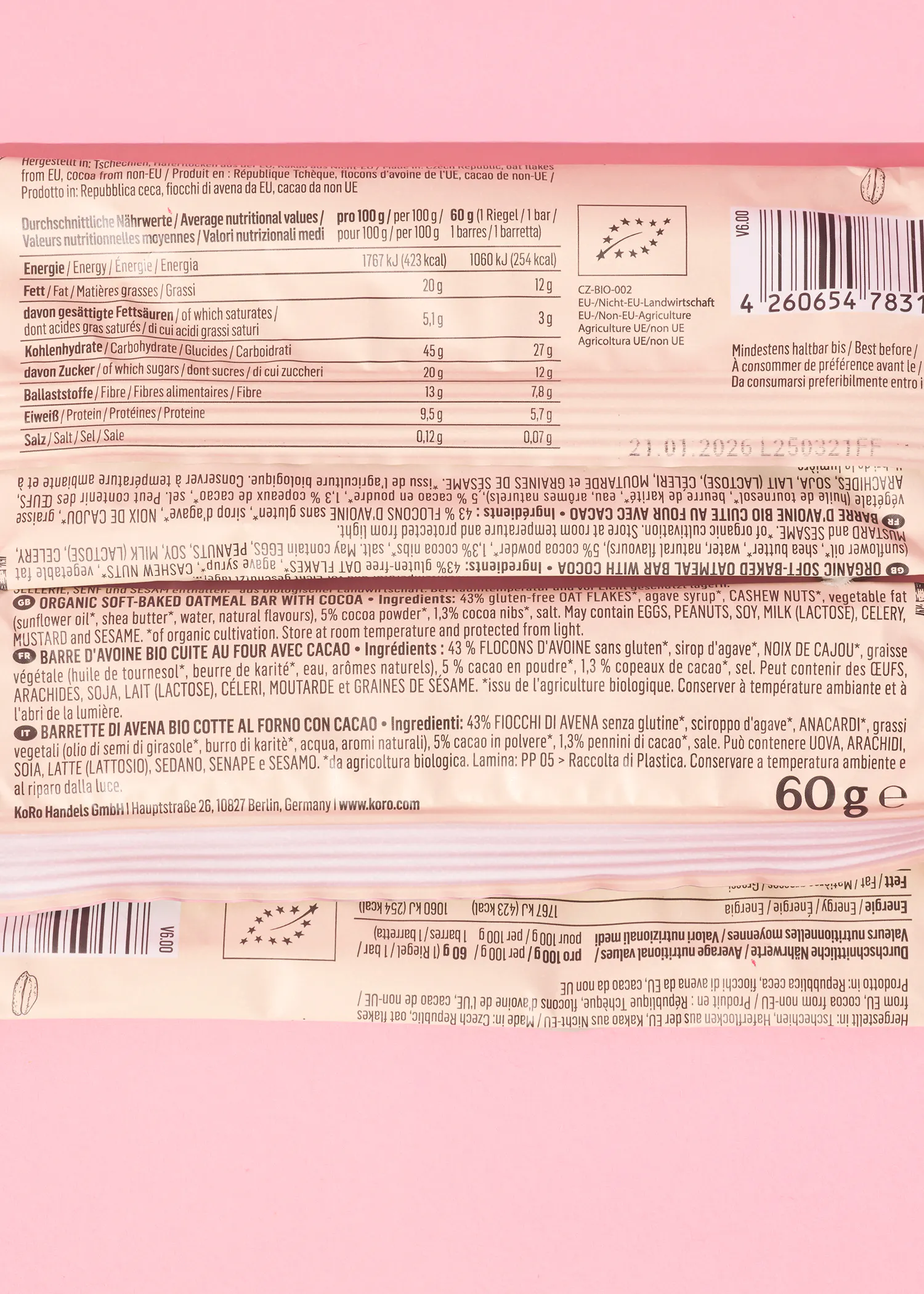 die Rückseite eines Schokoladenstücks zeigt die Nährwertangaben