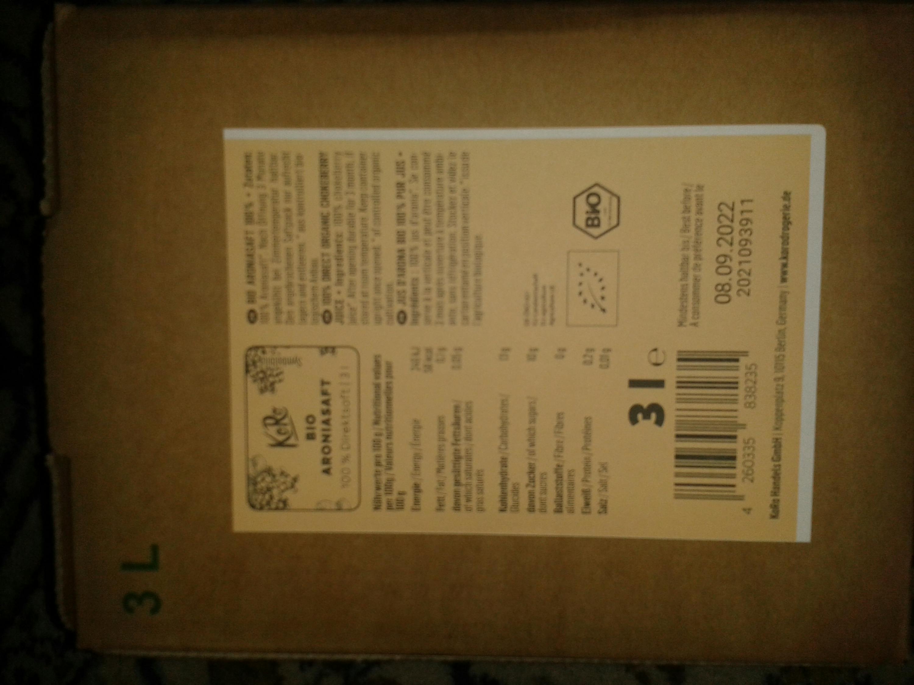 l' arrière d' une boîte de 3 litres avec une étiquette sur le côté