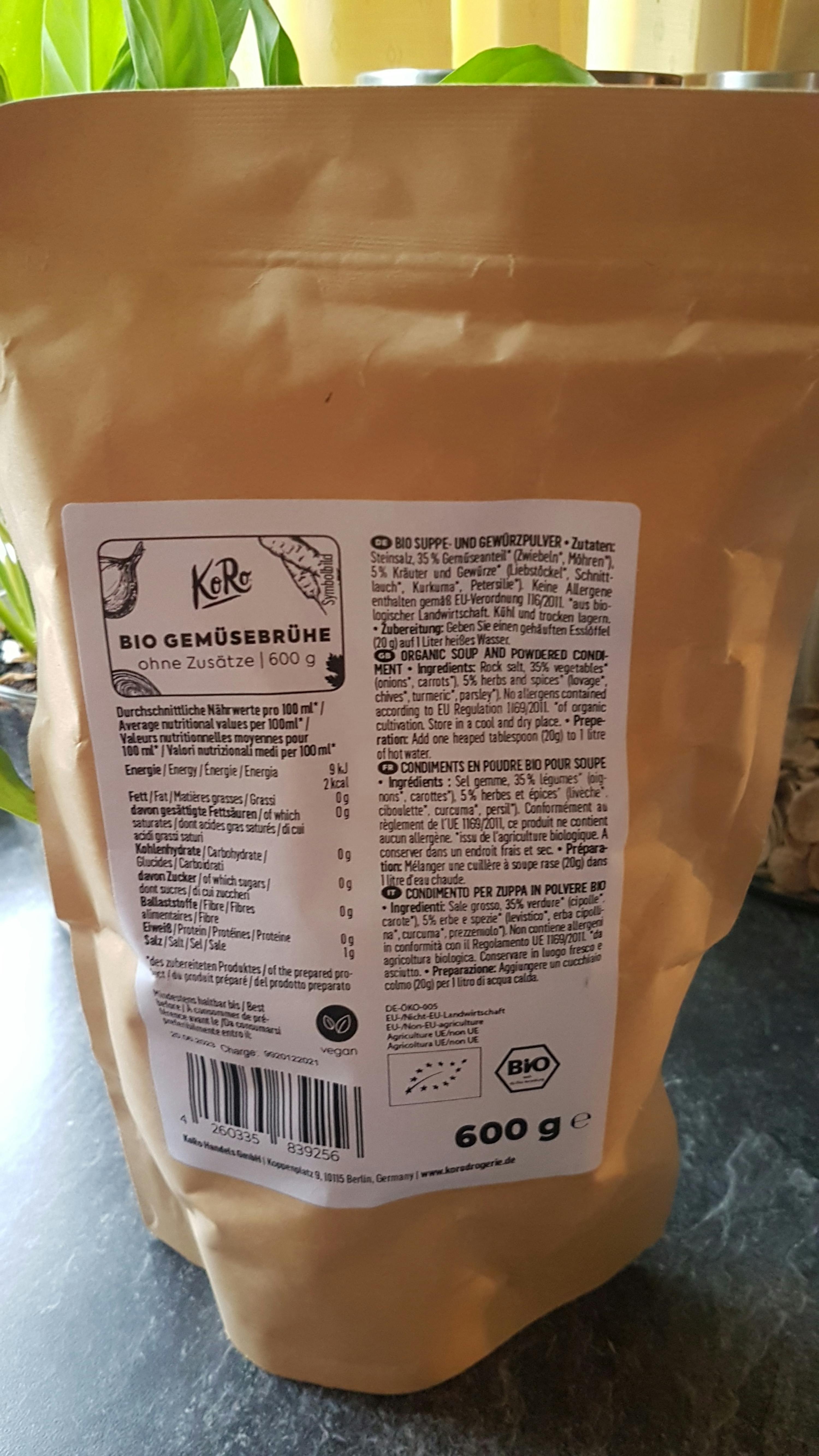 l' etichetta di un sacchetto di cibo è in lingua italiana