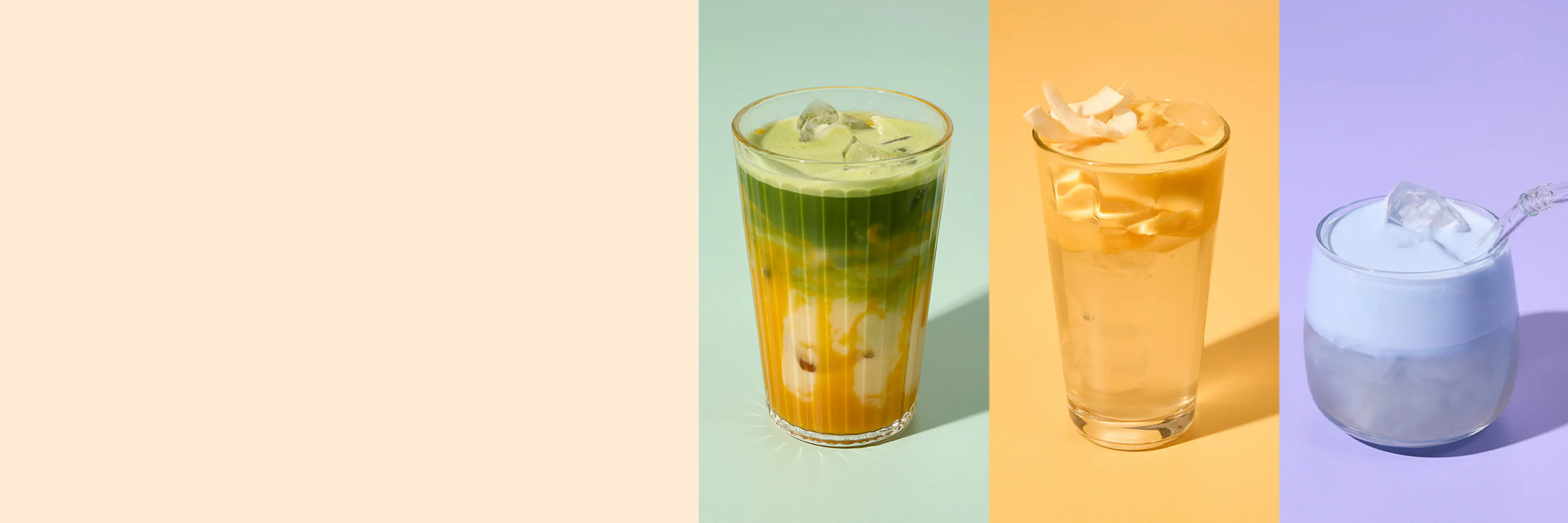 drei verschiedene eiskalte getränke in gläsern, darunter ein grüner matcha-drink, ein gelber kokosnuss-drink und ein blauer drink, jeweils auf einem farbigen hintergrund.