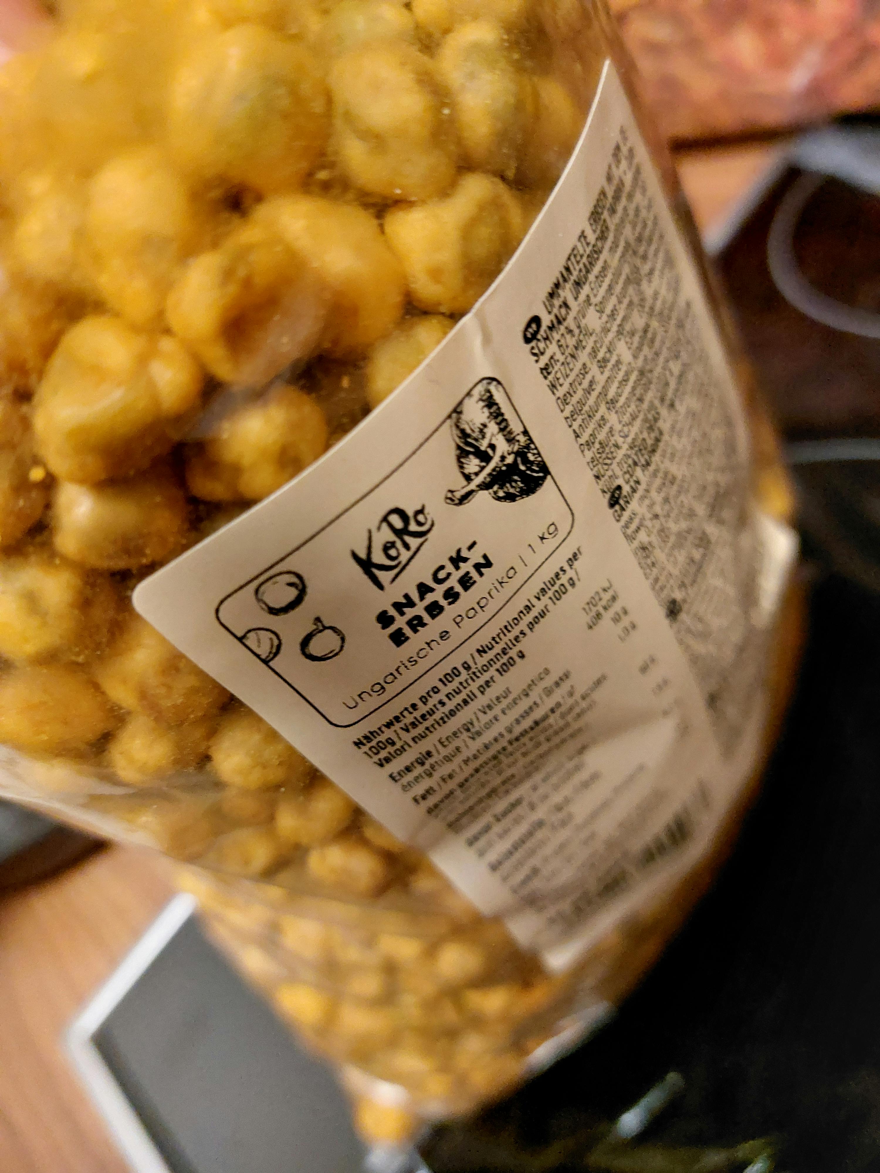 un sacchetto di popcorn con l' etichetta che dice k & r