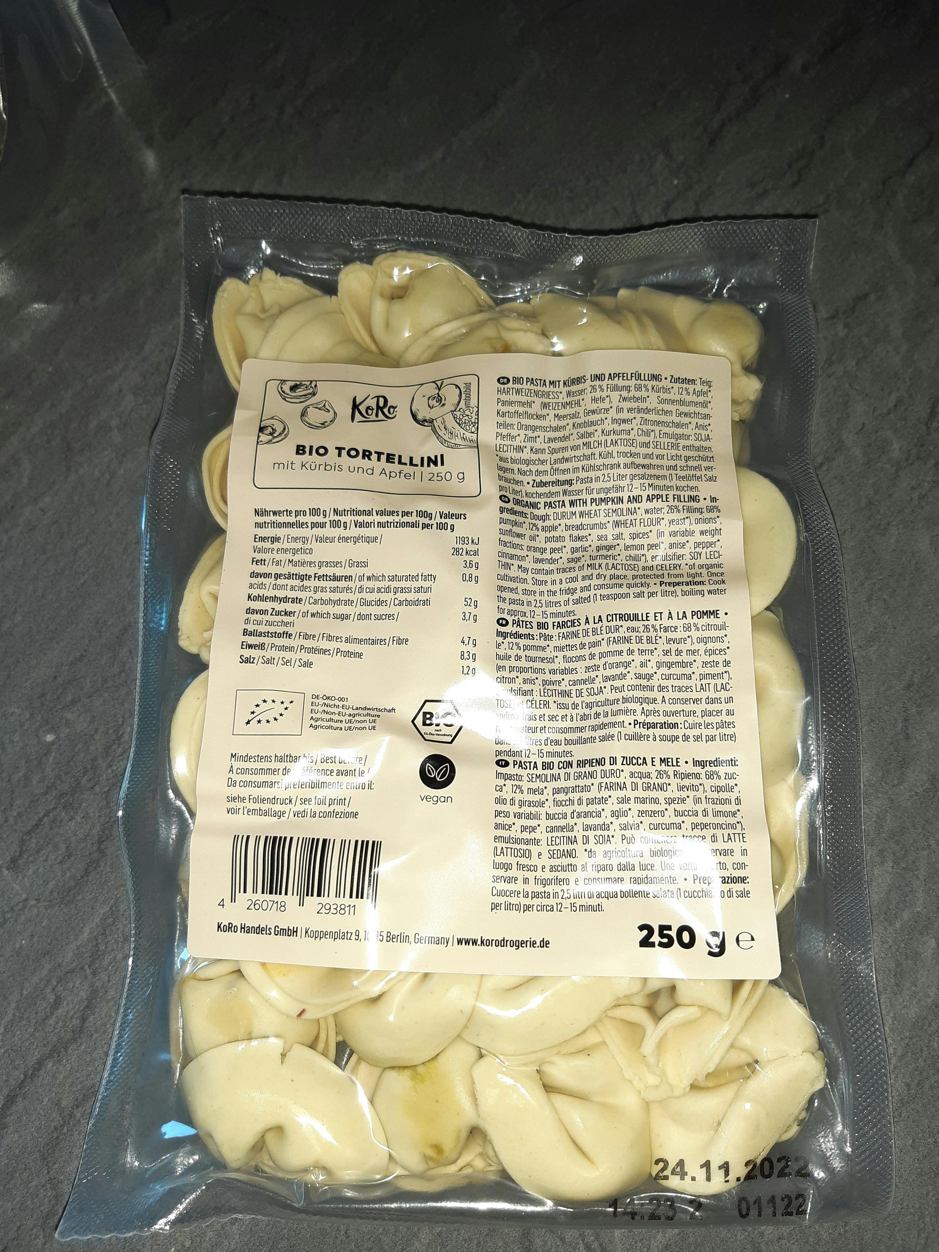 the back of a package of bio tortellini pasta
