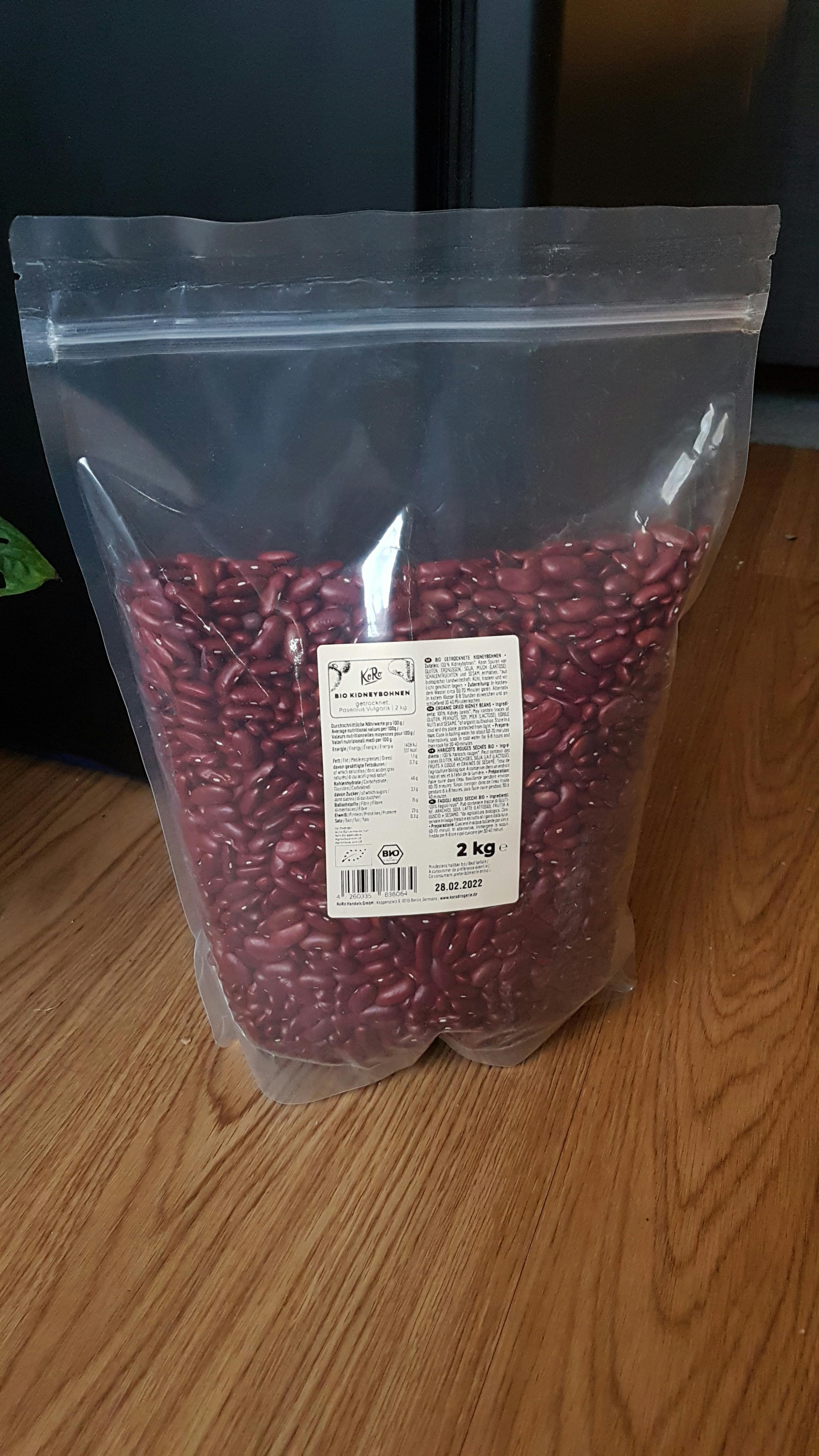 a bag of red beans has a label that says 2 kg