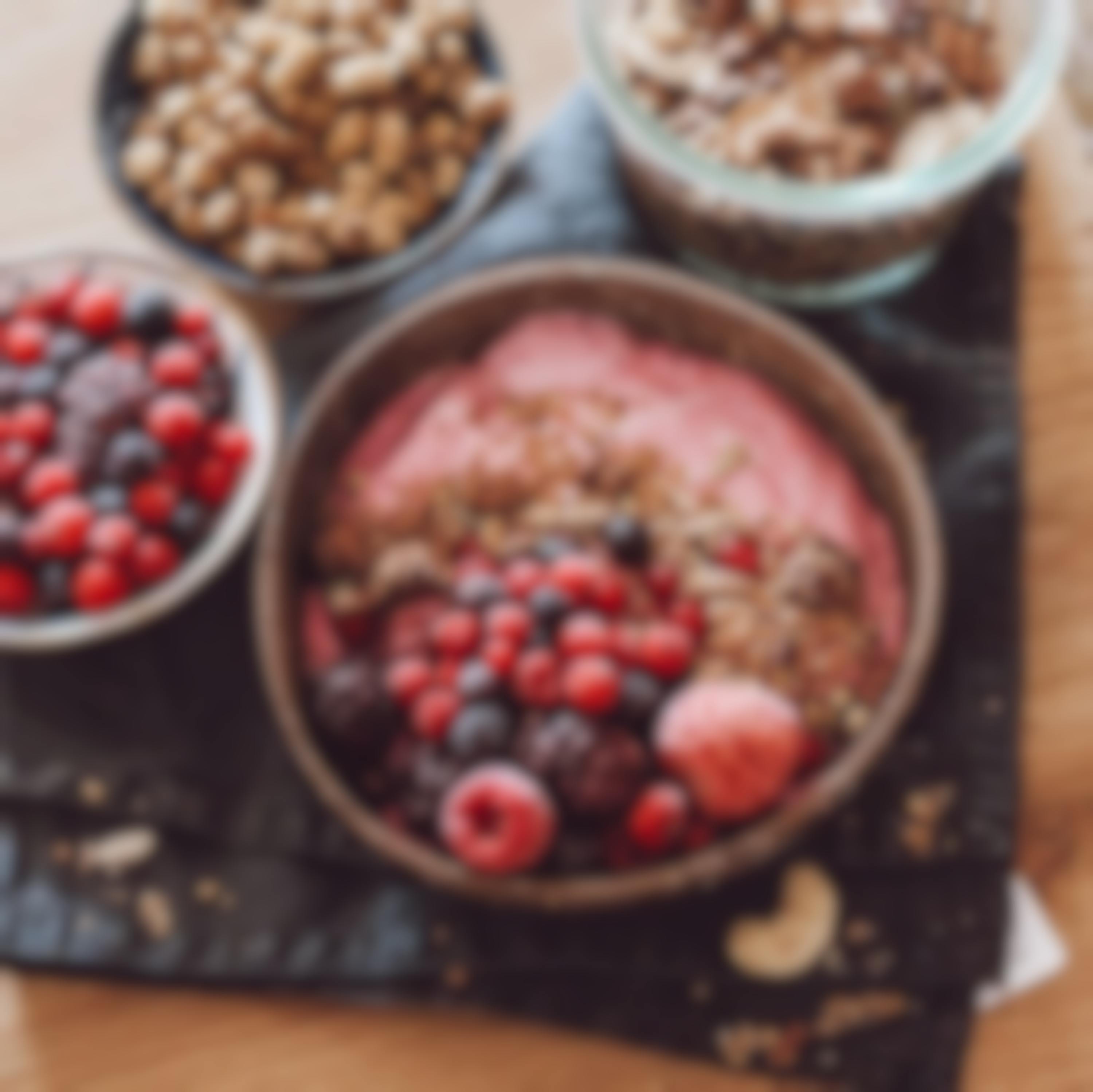 Bowl with berries and maca