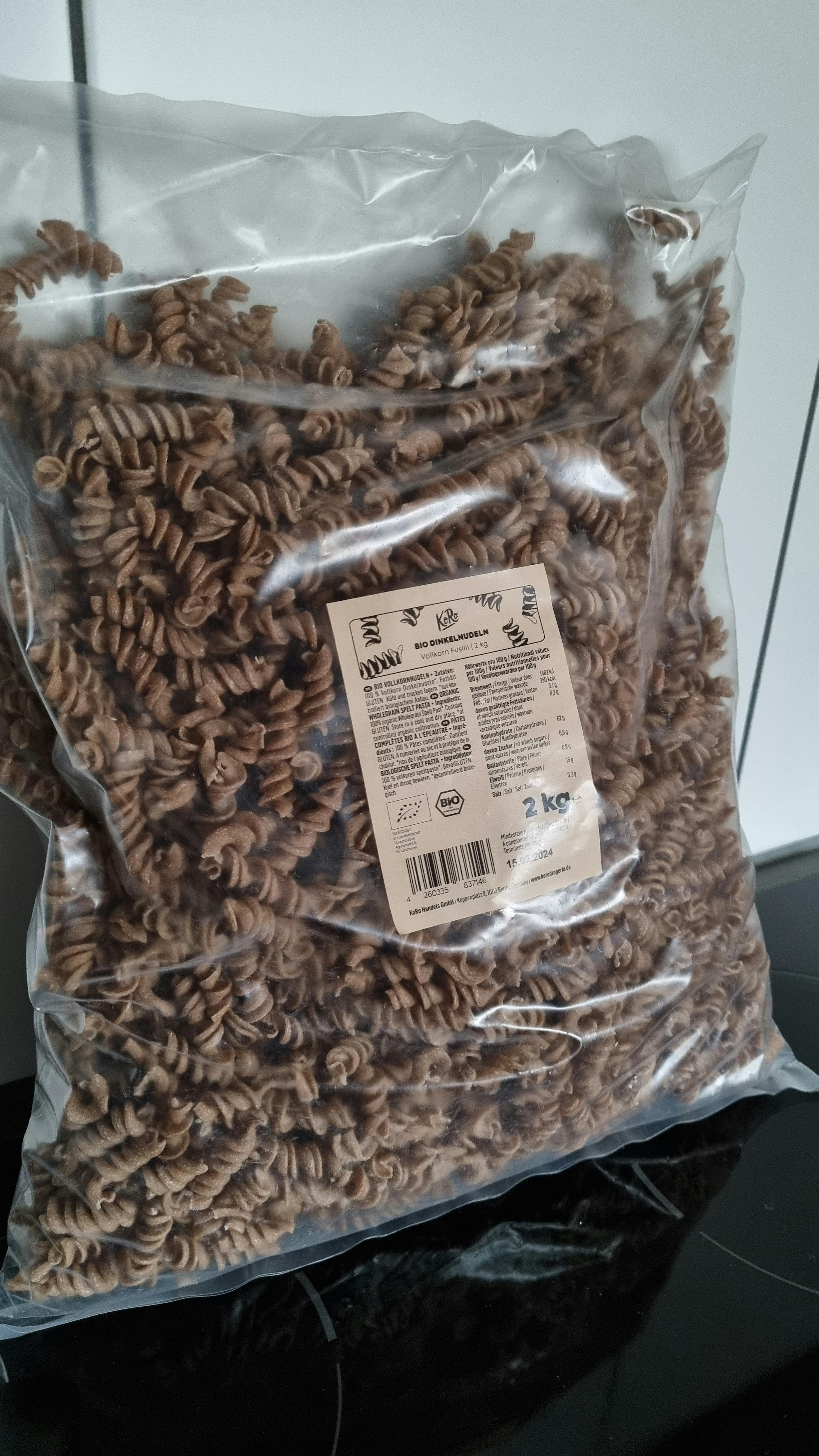 un sacchetto di pasta con l' etichetta che dice 2 kg