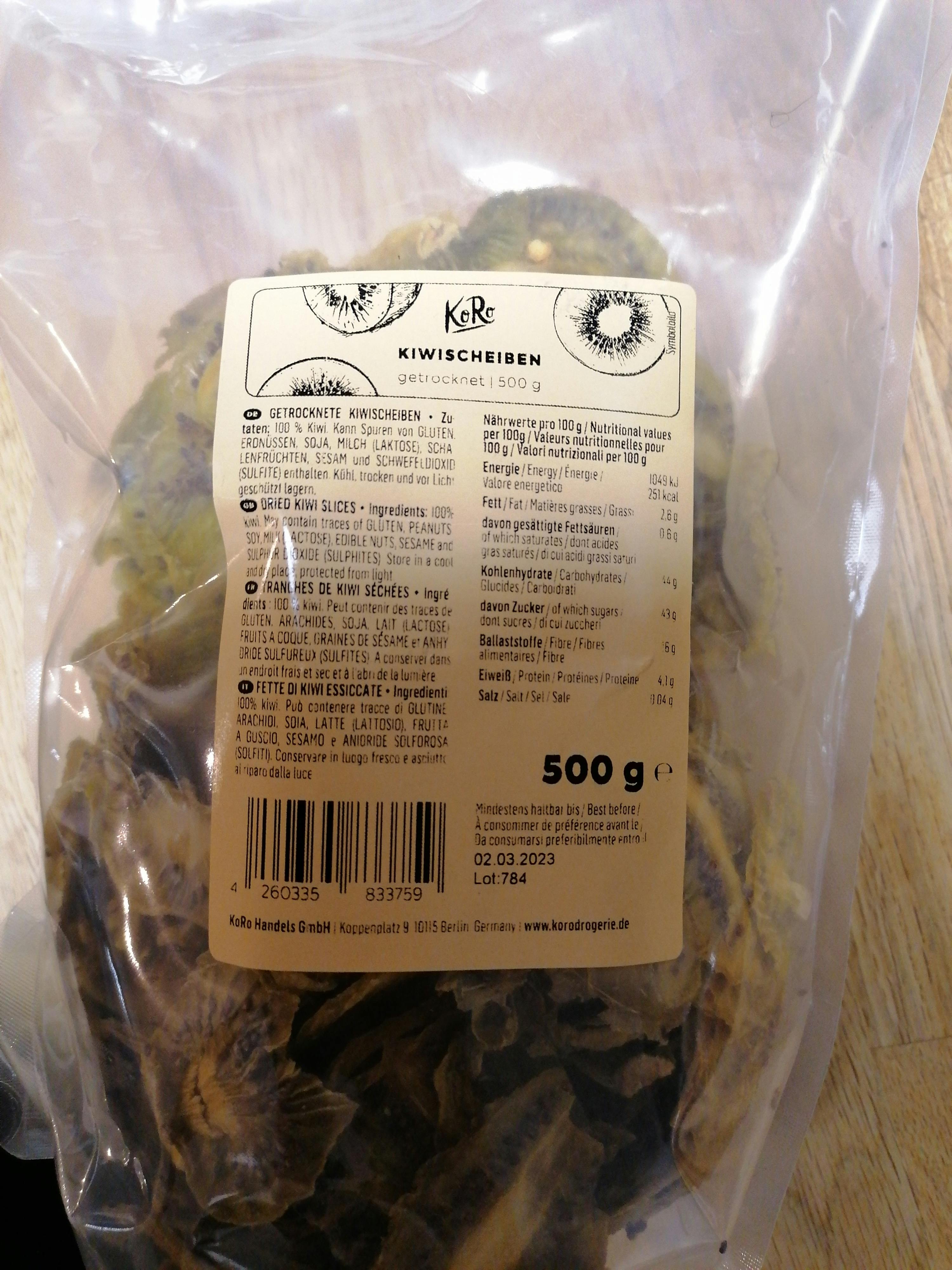 eine Packung kiwischeiben mit 500 g steht auf einem Tisch