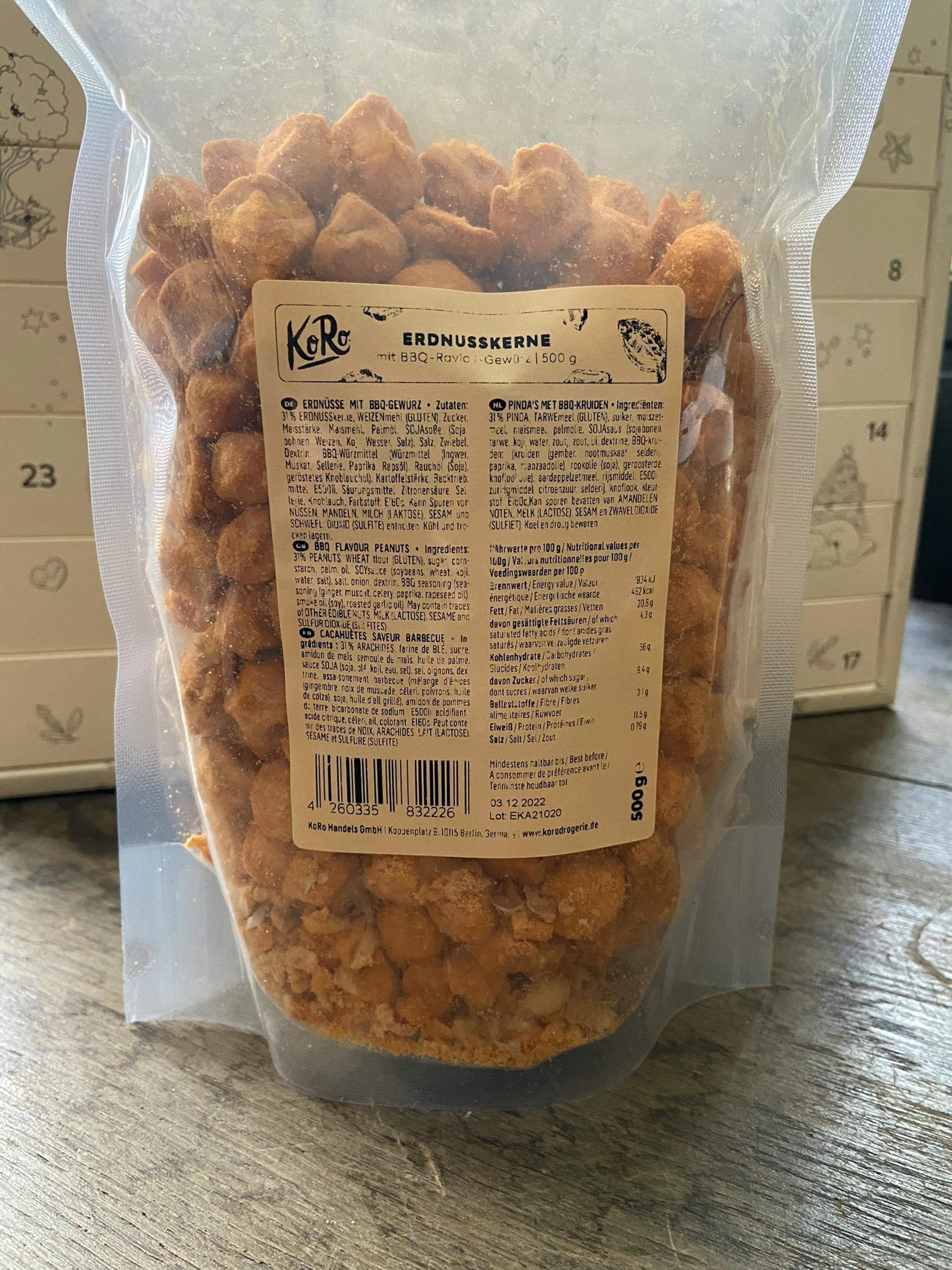 l' arrière d' un sac de nourriture avec une étiquette à côté de l' ingrédient