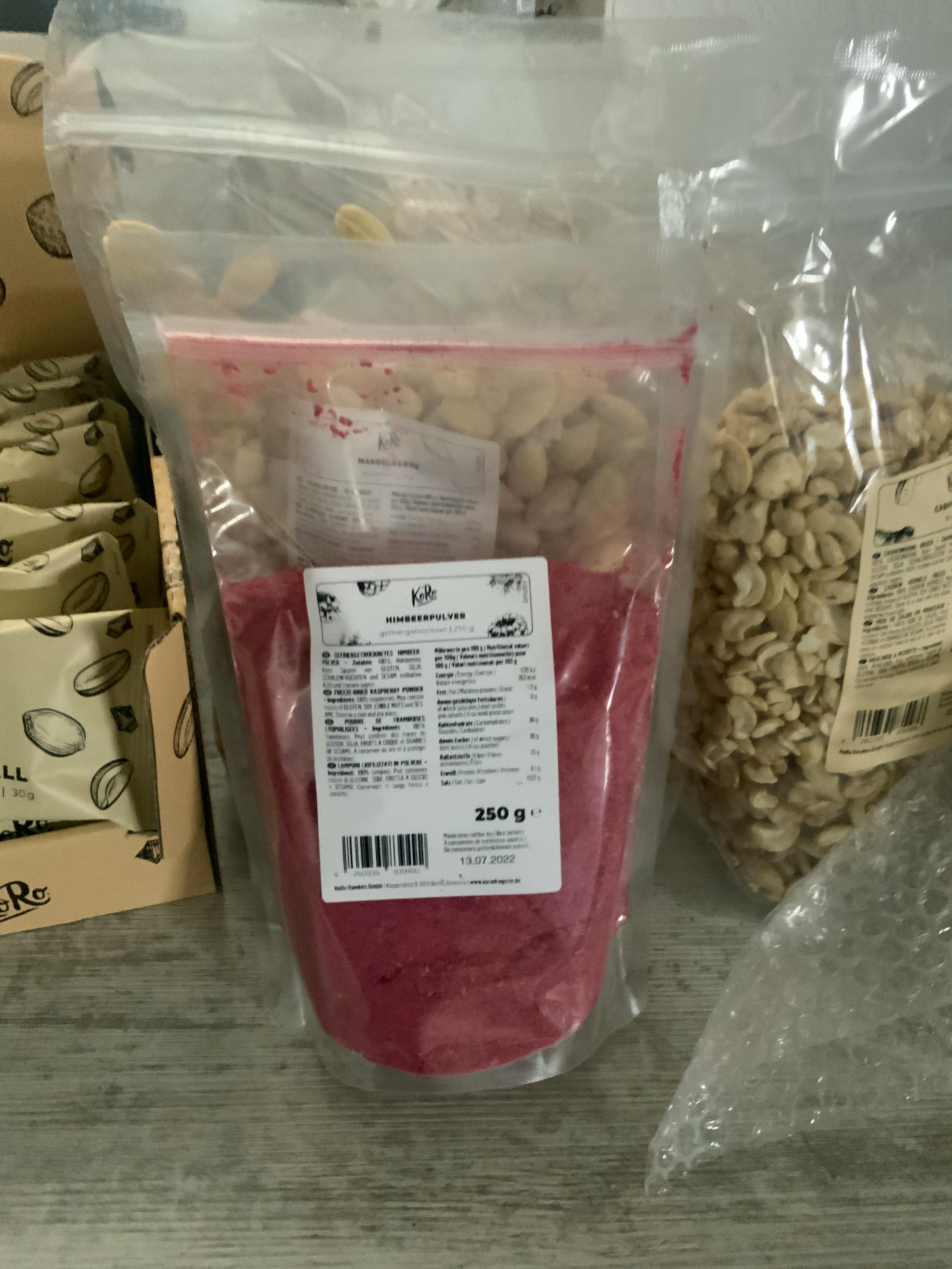 a bag of powder has a label that says 250g