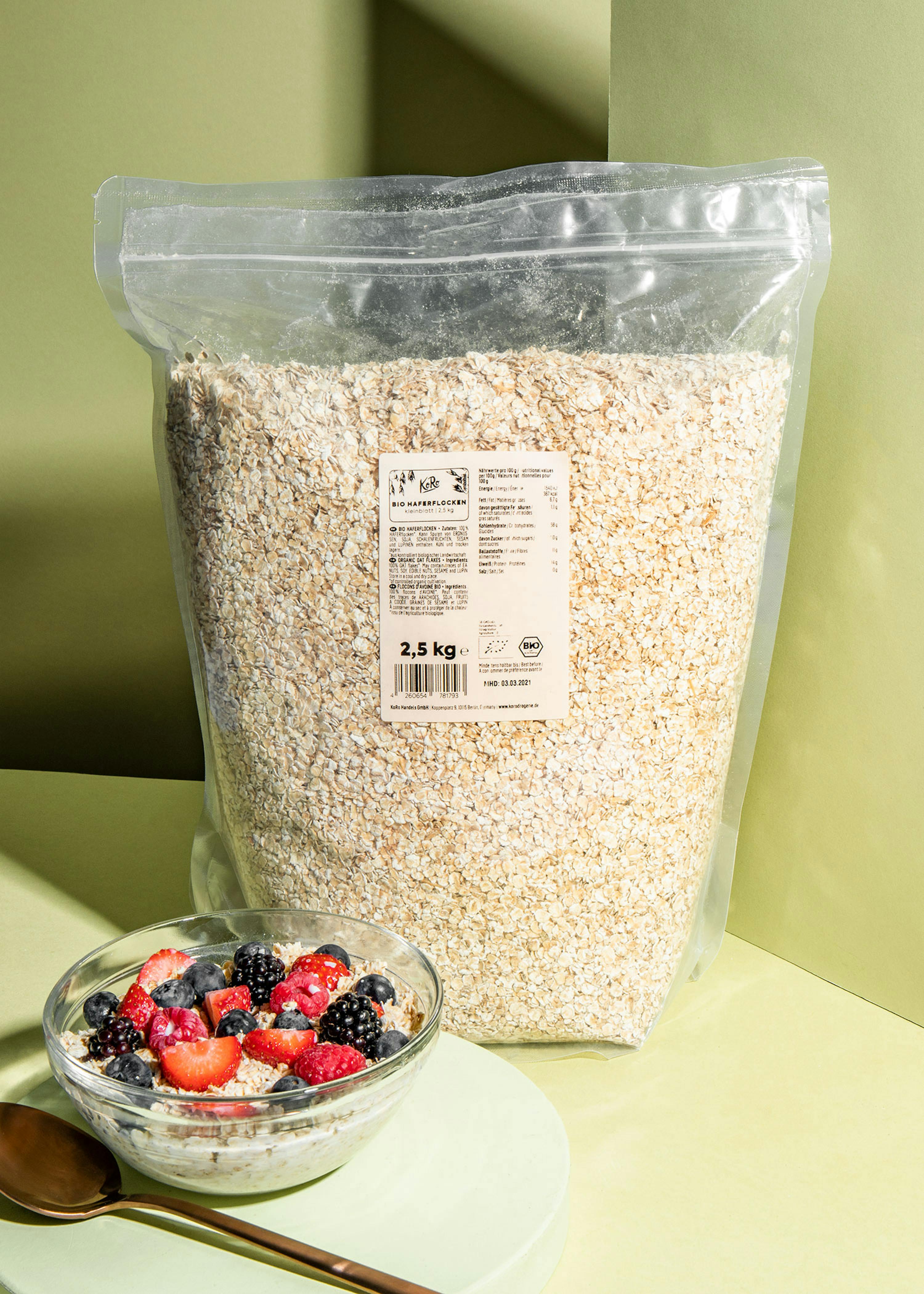 Delicate pleasure: Buy organic thin-rolled oats