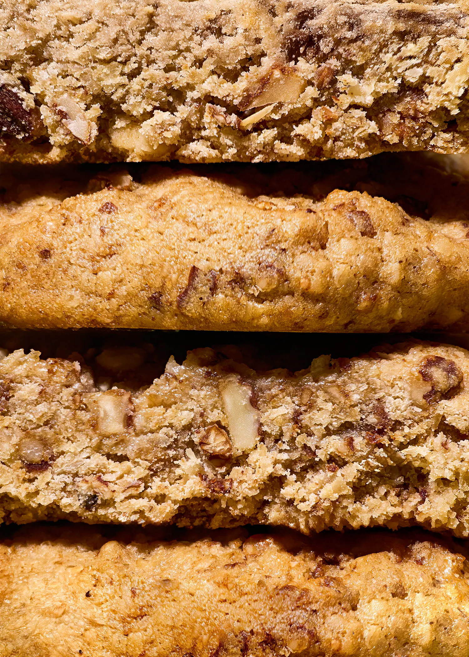 trois biscuits sont empilés les uns sur les autres