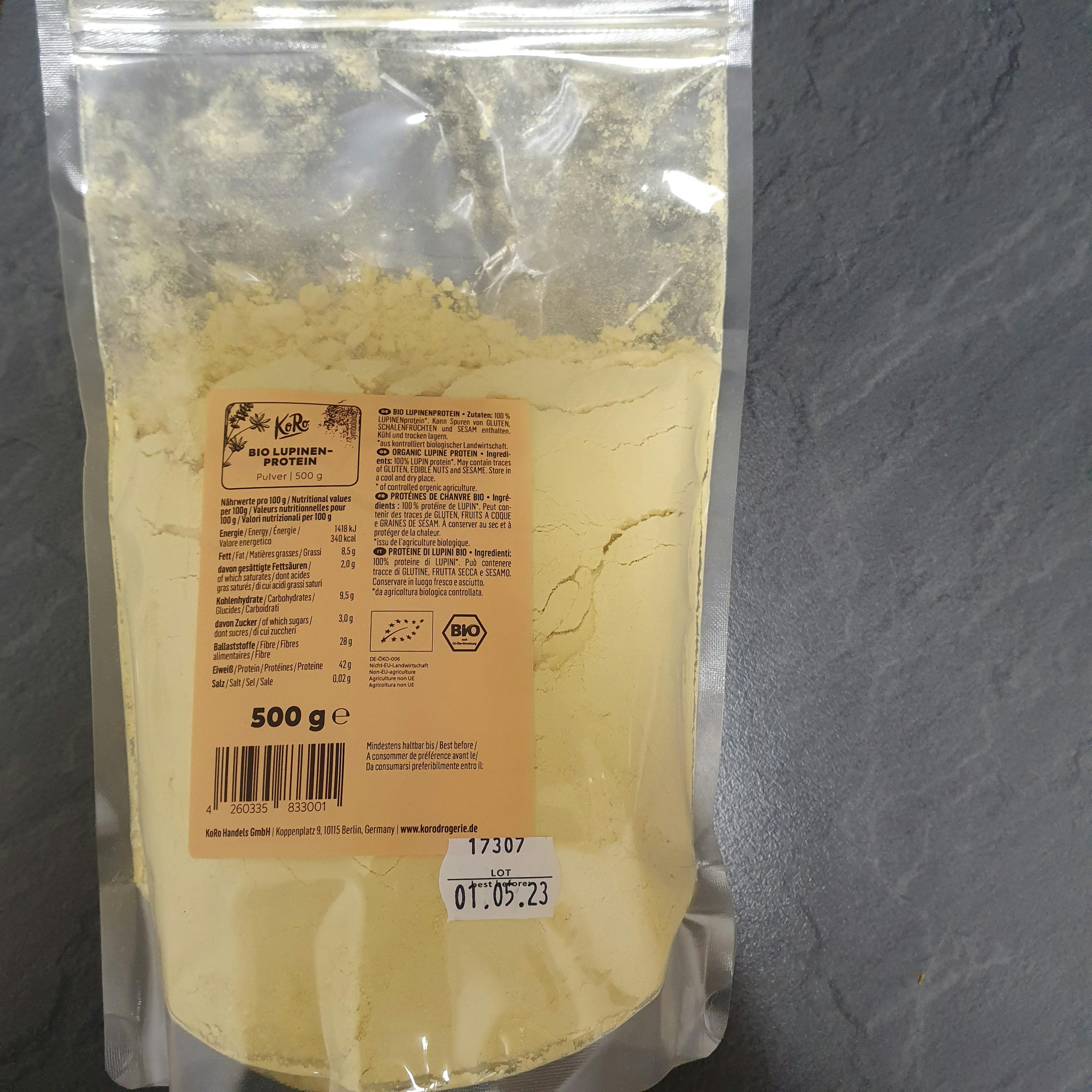 un sac en plastique contient 500 g de poudre