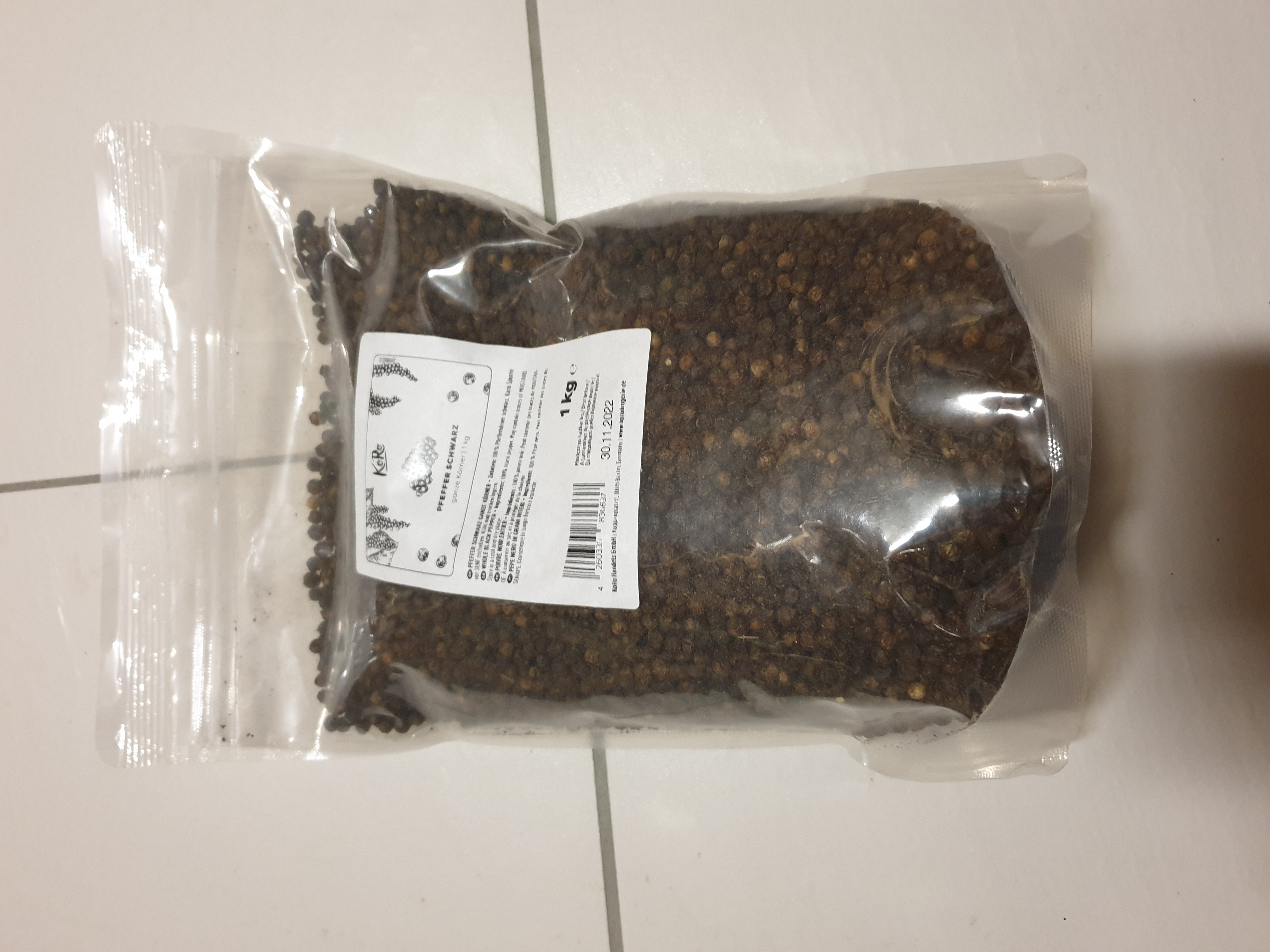 Ganze Schwarze Pfefferkörner 1 Kg | PFEFFER_001 | KoRo Germany