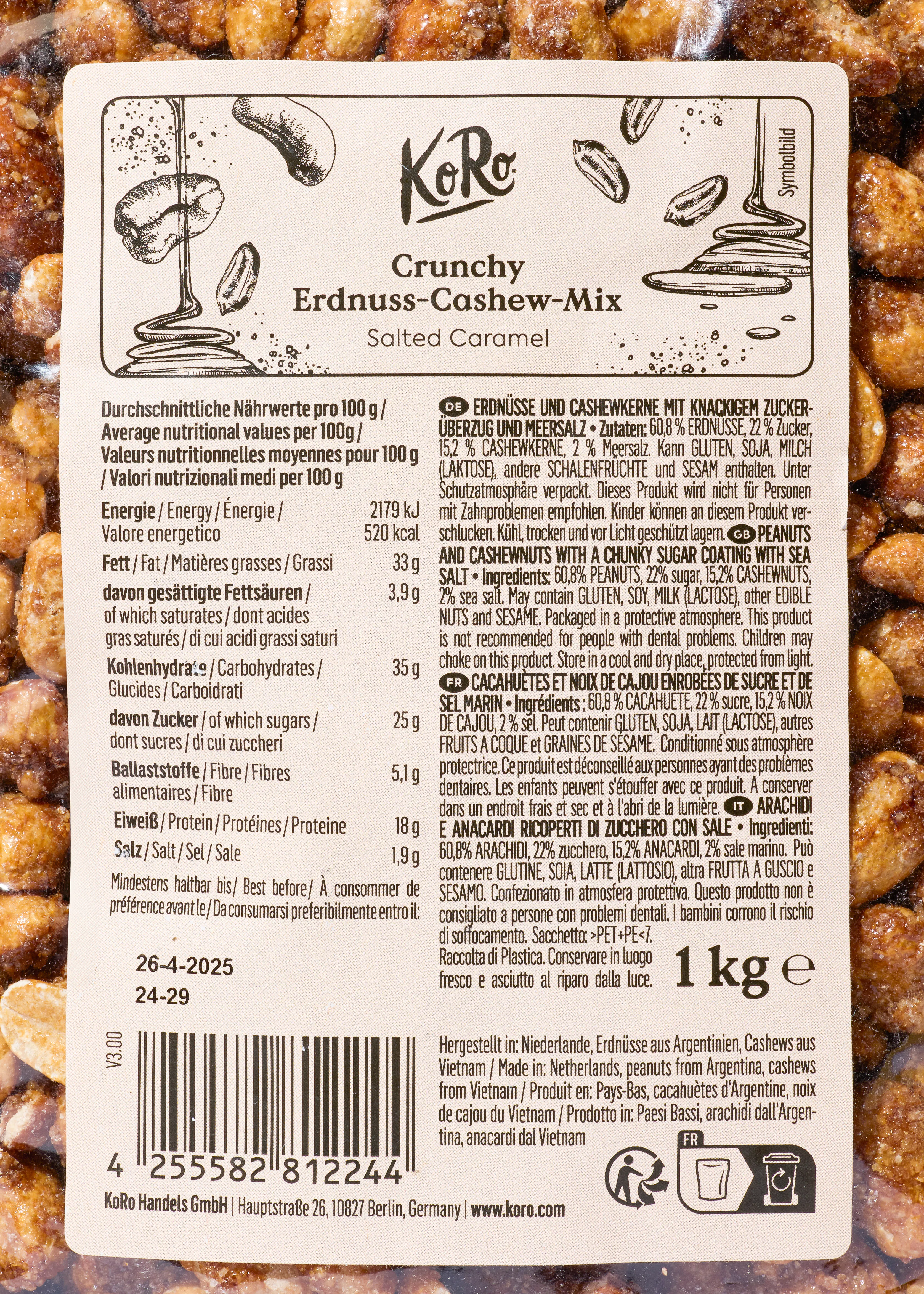die Rückseite einer verpackten crunchy erdnuss-cashew-Mischung