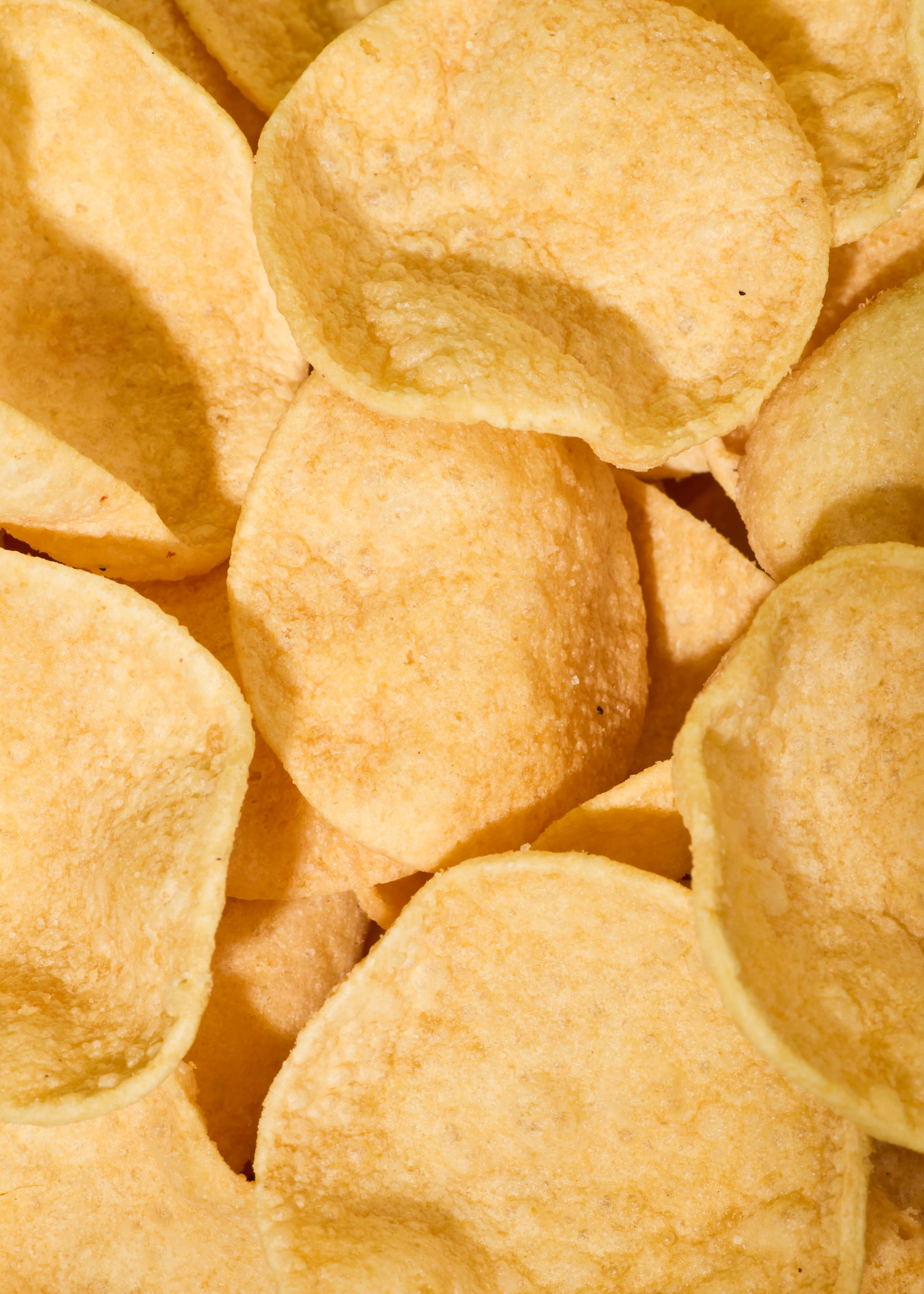 ein Haufen Kartoffelchips mit einer sehr weichen Textur