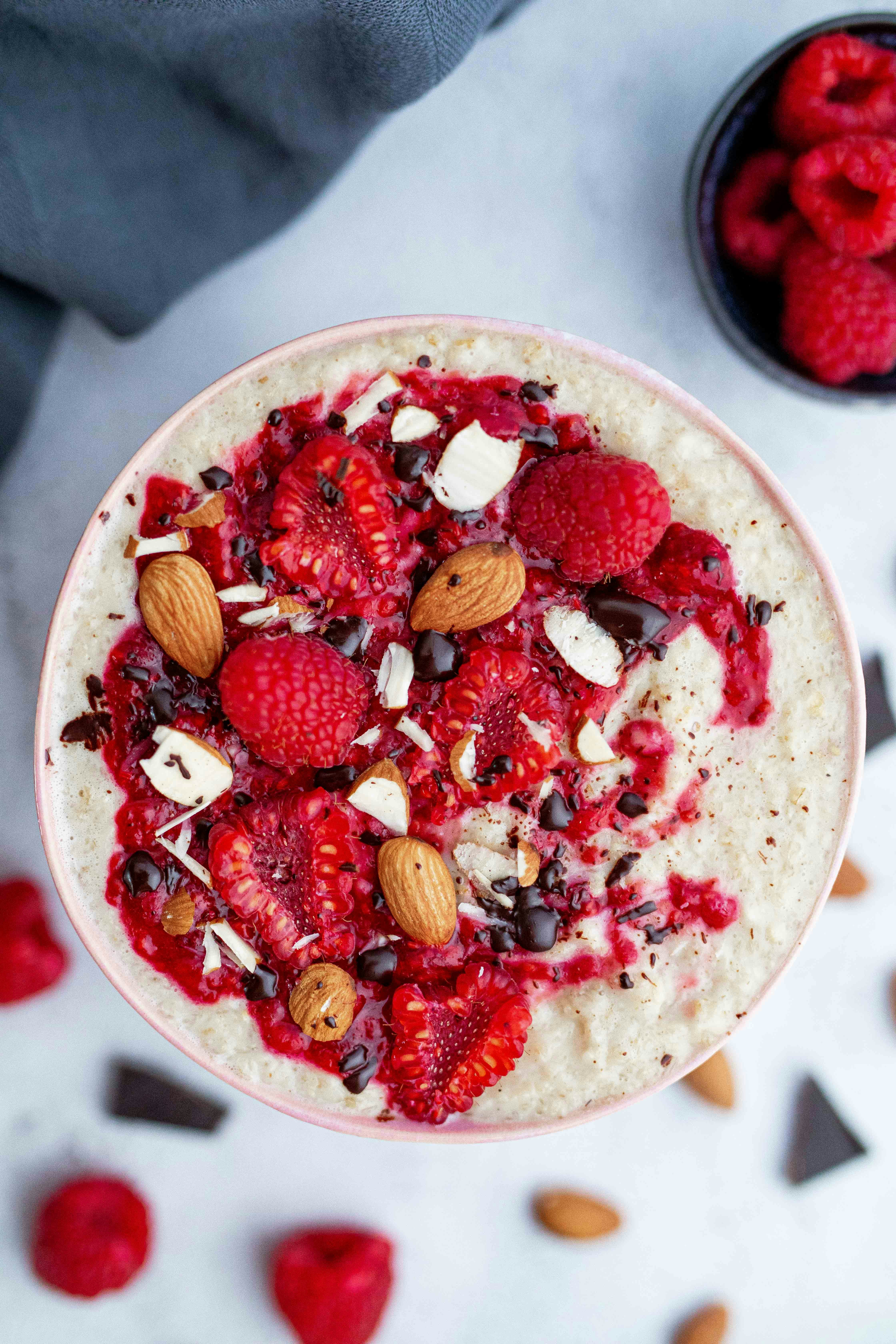 Fruchtiger Himbeer-Vanille-Porridge | KoRo Austria
