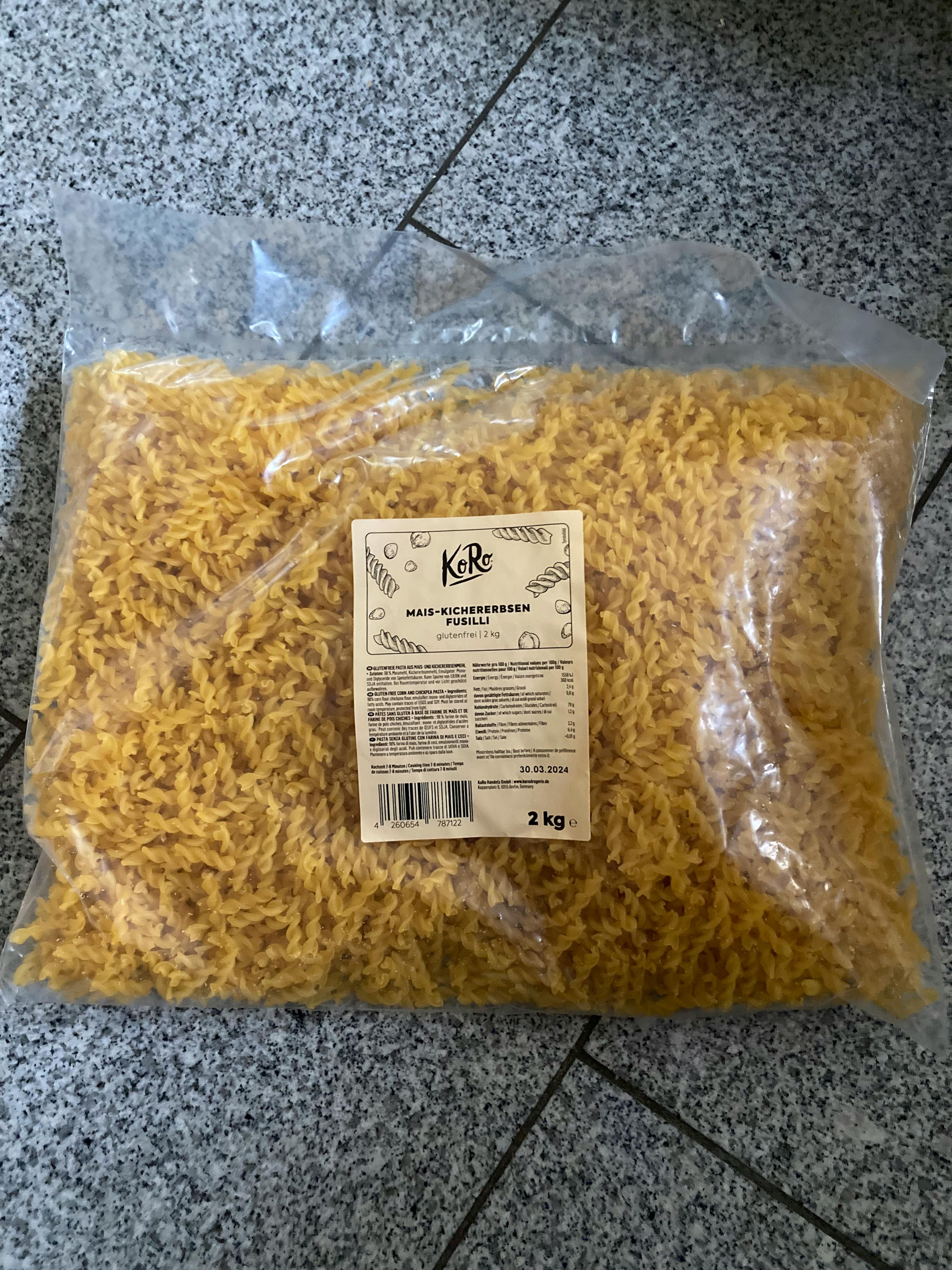 eine Tüte Nudeln mit einem Etikett auf der Rückseite