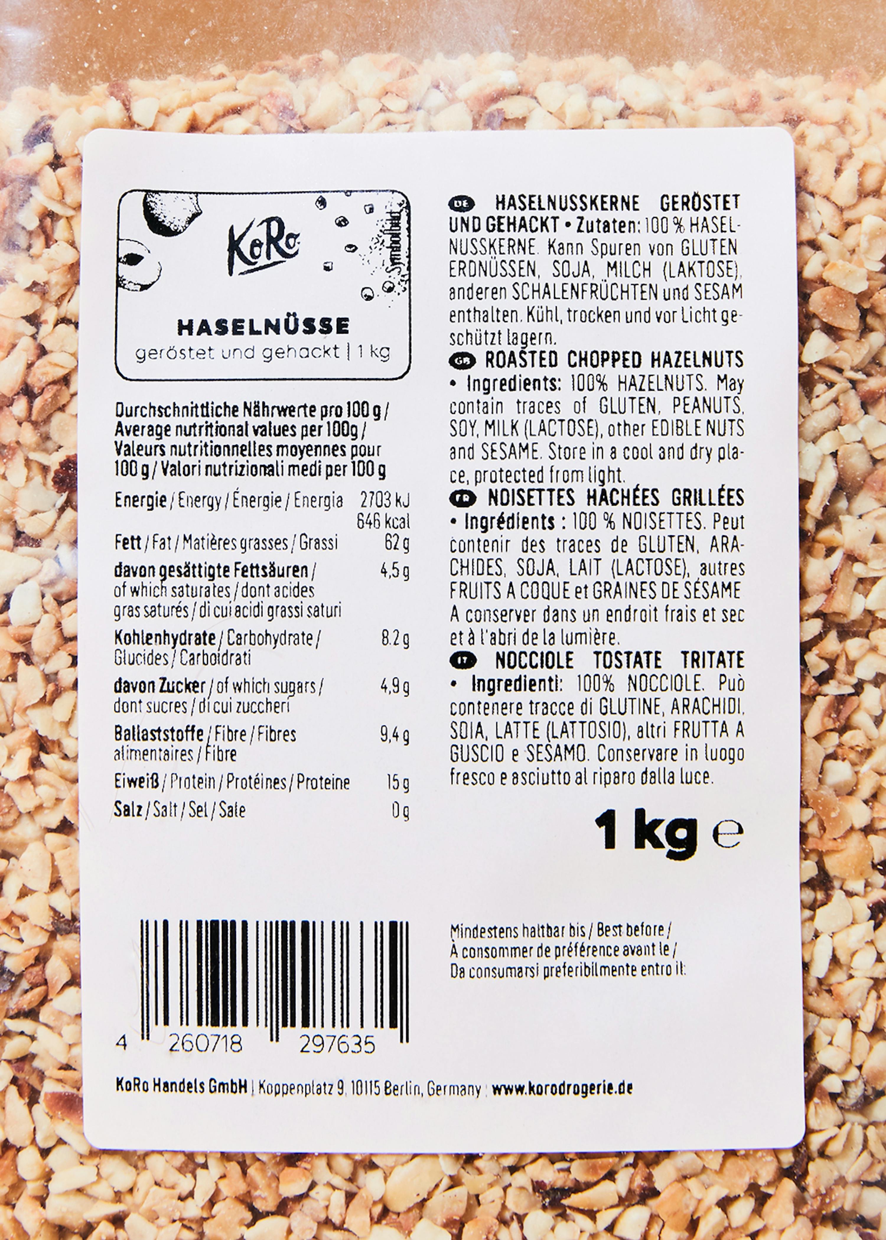 l' etichetta di una confezione di nocciole tostate è in lingua tedesca
