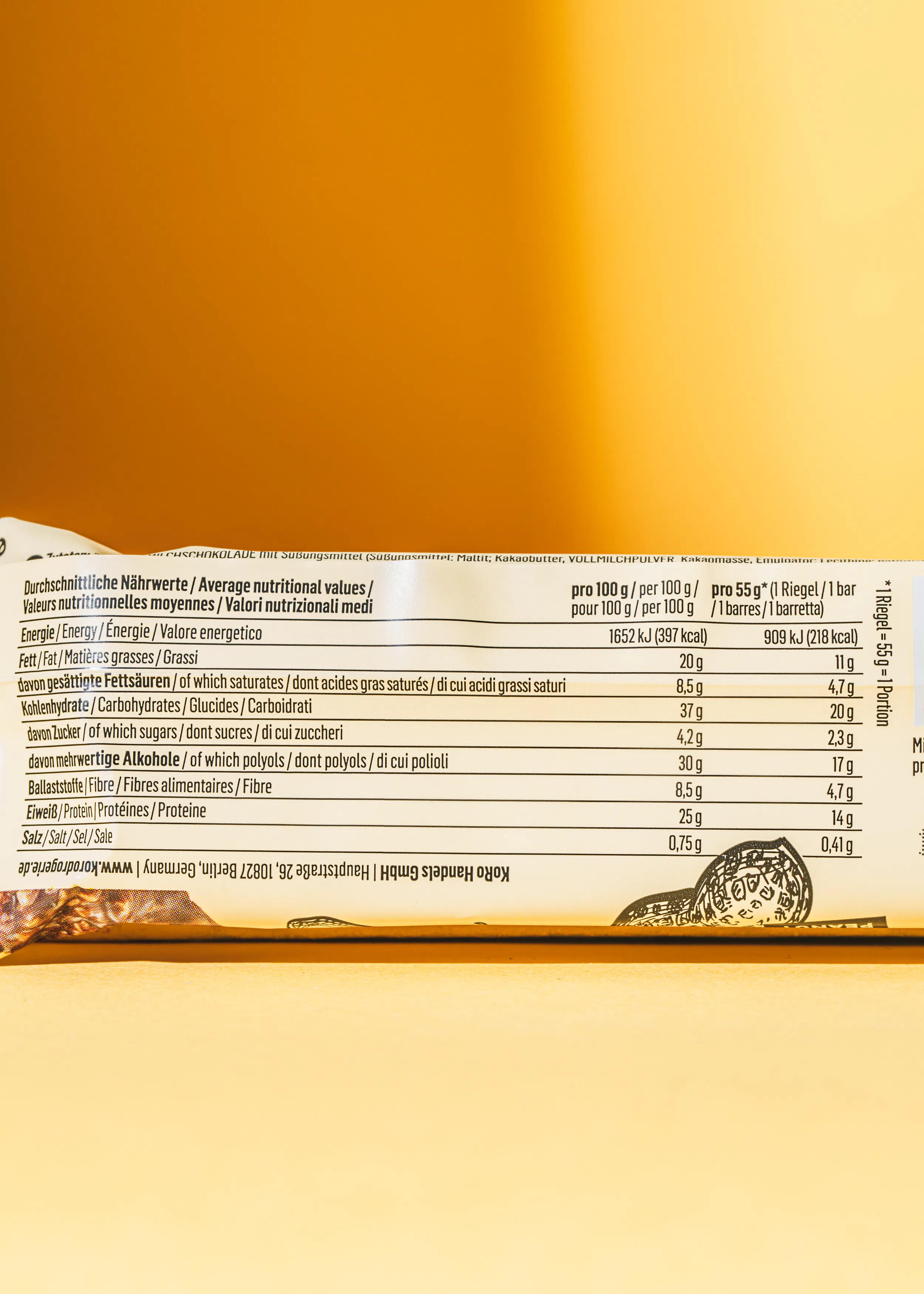 the back of a bar shows the nutritional information