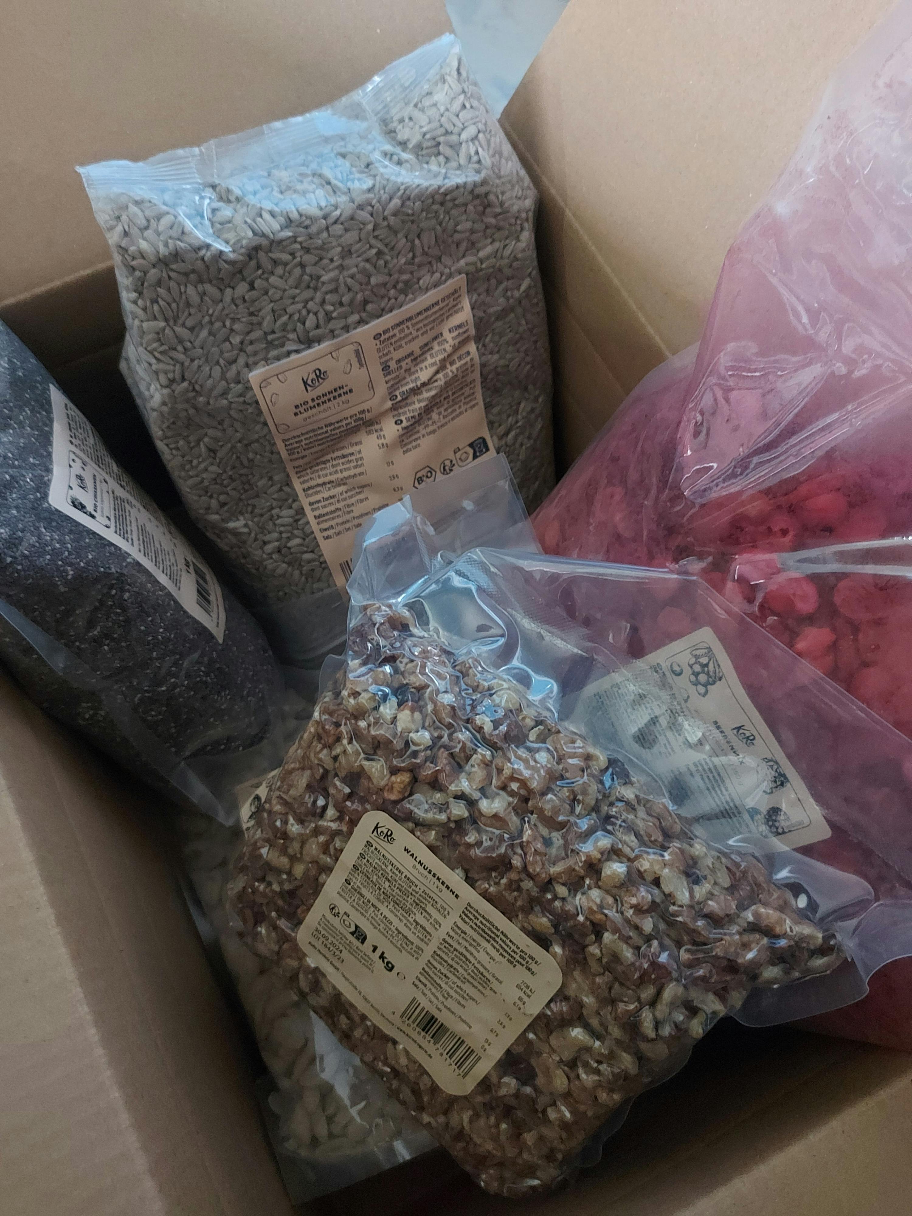 a bag of walnuts has a label that says " walnuts "