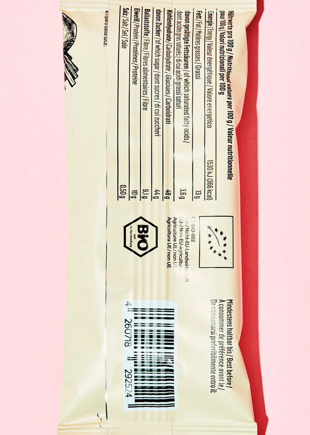 l' arrière de l' emballage d' une barre de chocolat bio avec des informations nutritionnelles
