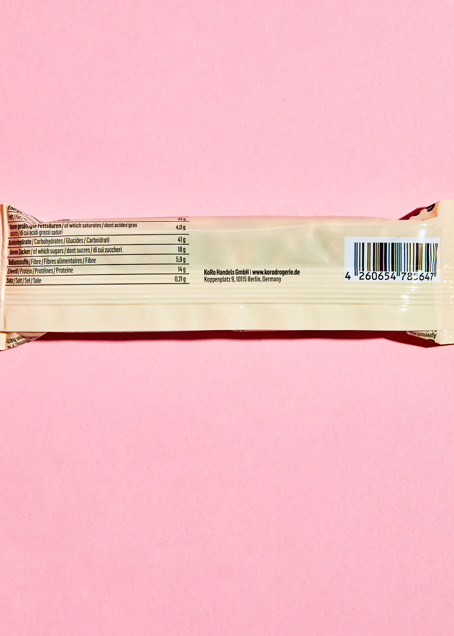 die Rückseite einer Schokoladenstange zeigt die Nährwerte