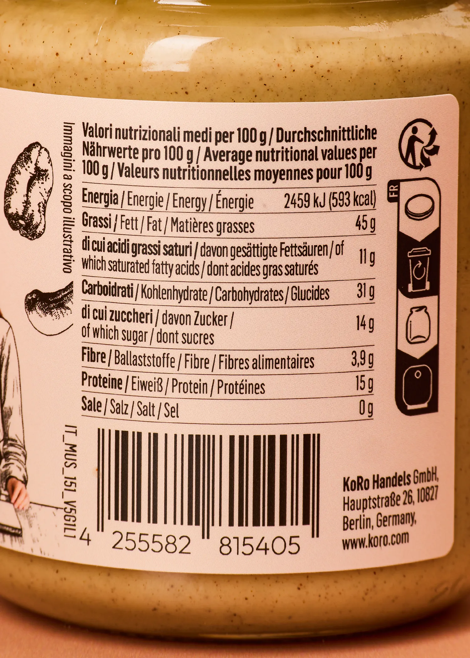 nährwerttabelle auf einem produktetikett mit angaben zu energie, fett, kohlenhydraten, ballaststoffen, proteinen und salz sowie recycling-symbolen und einem strichcode.
