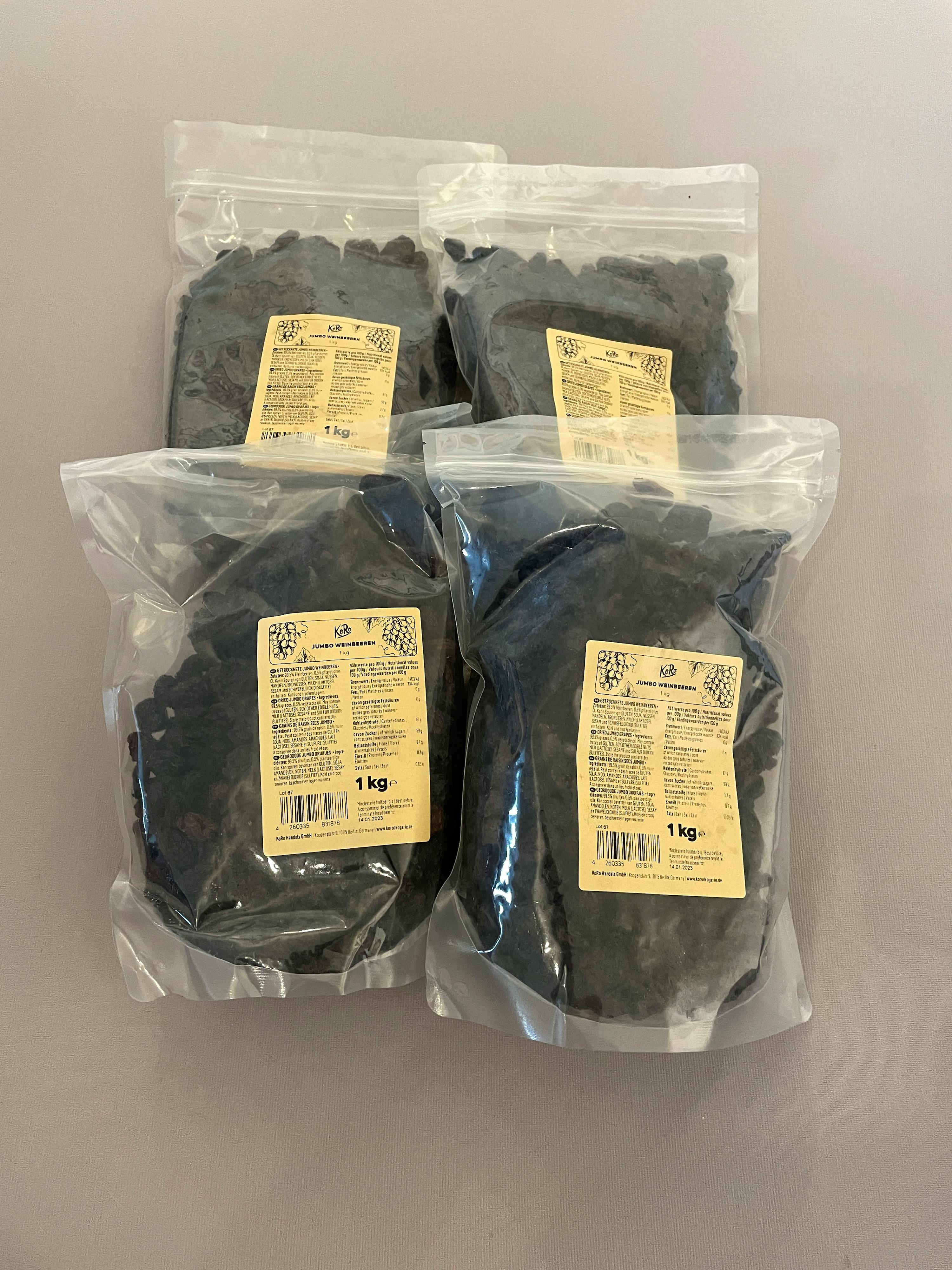 vier Plastiktüten mit einem Gewicht von 1 kg