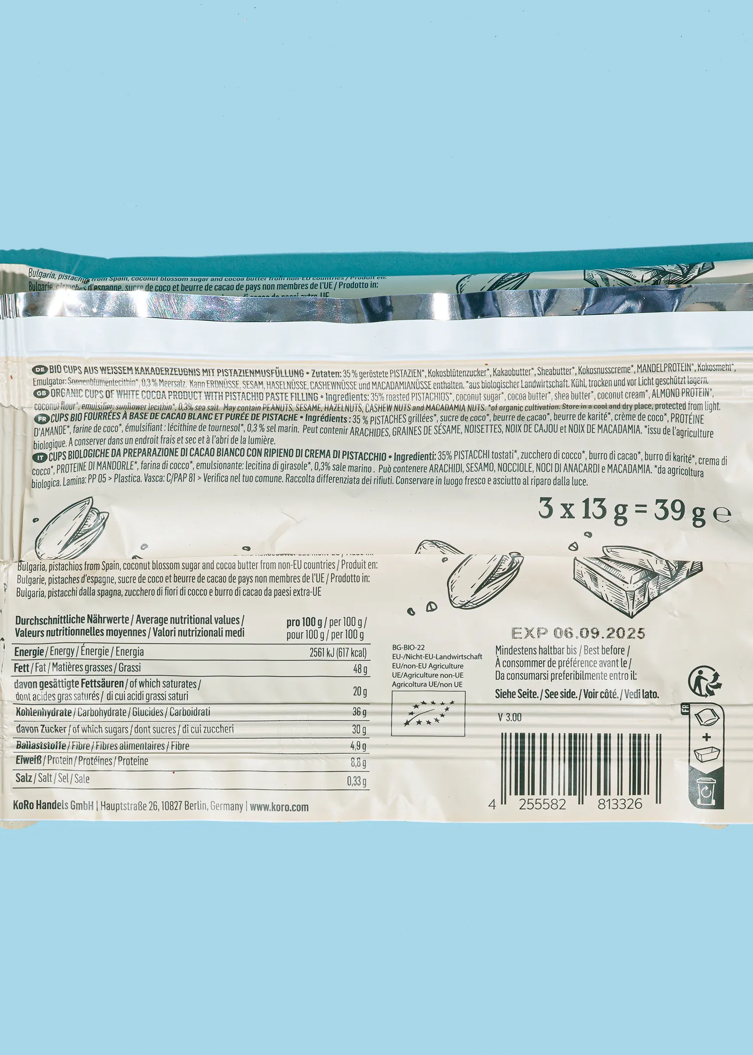 l' arrière de l' emballage d' une barre de chocolat avec un numéro de série